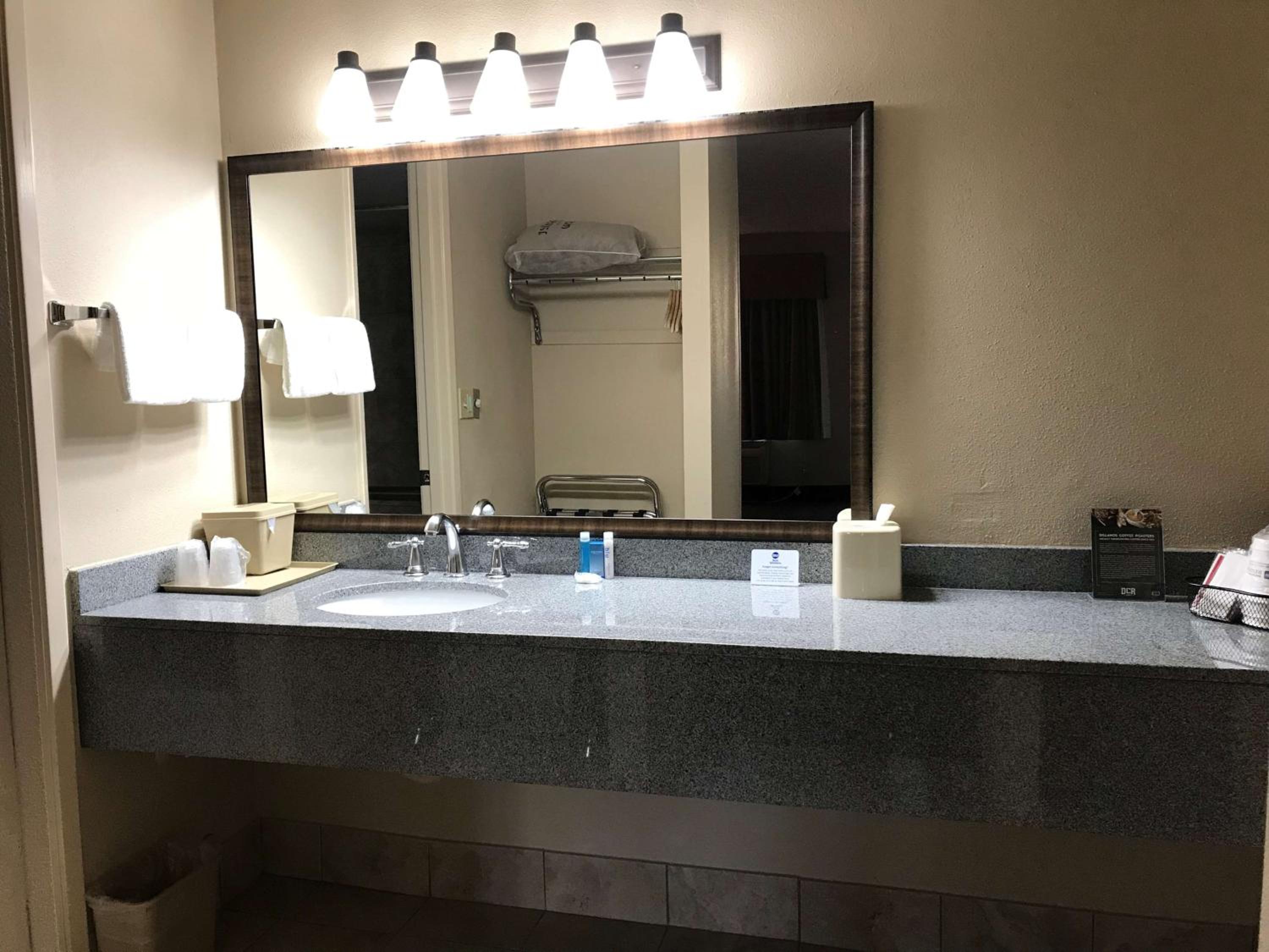 Best Western Lakewood- Historic Landmark