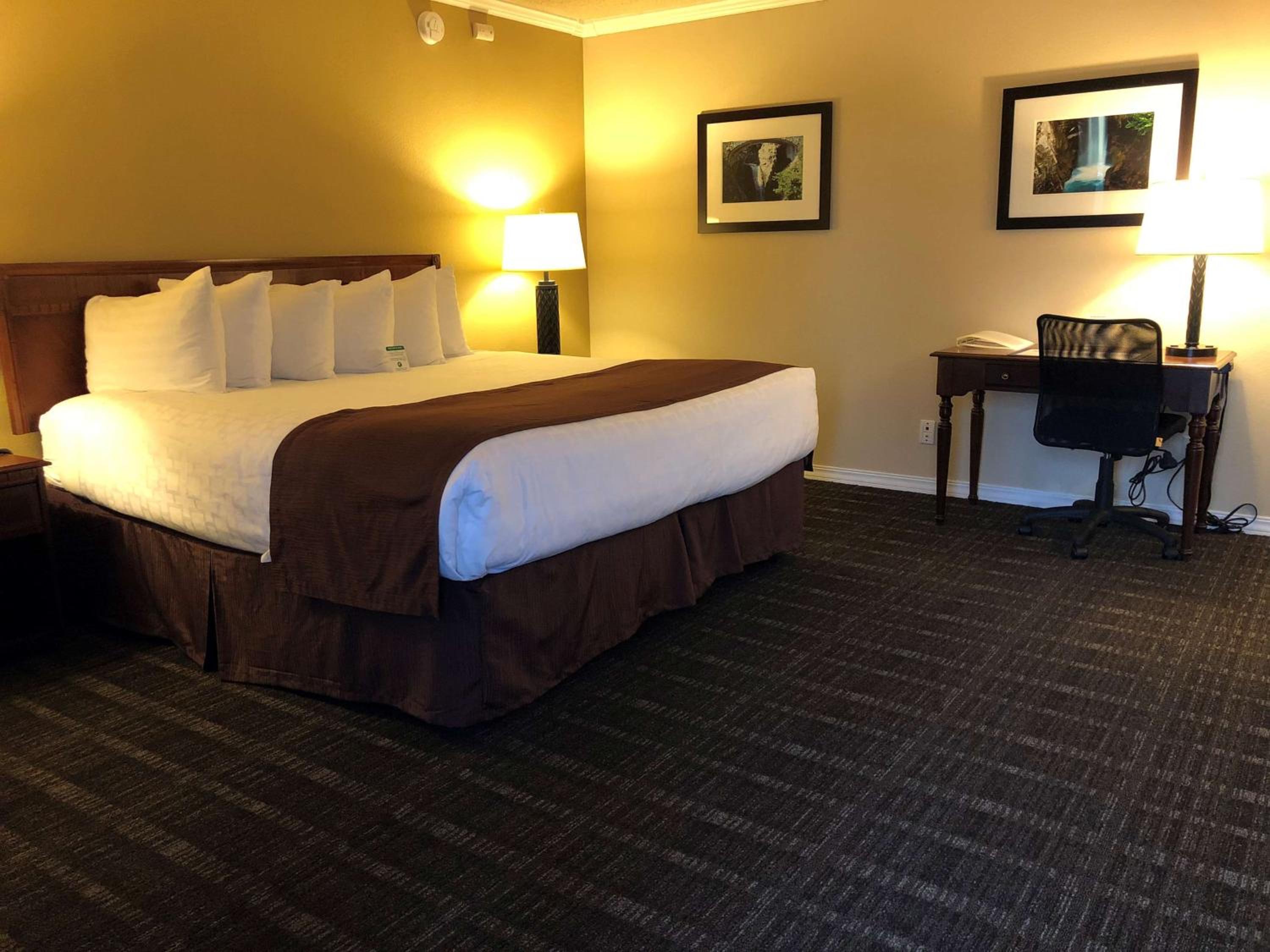 Best Western Lakewood- Historic Landmark