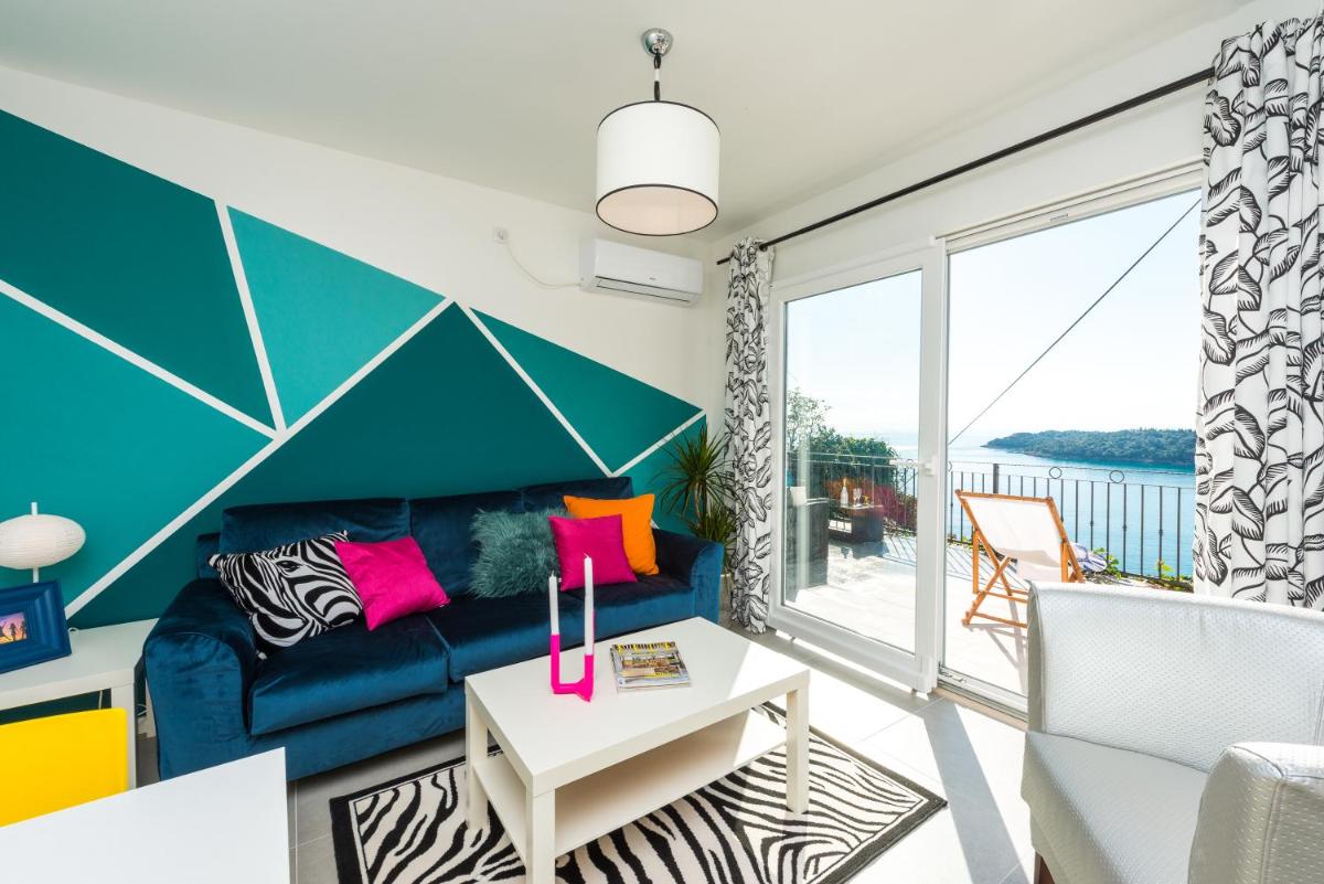 Sunshine Apartment with Hot Tub