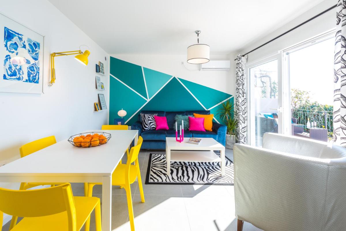 Sunshine Apartment with Hot Tub