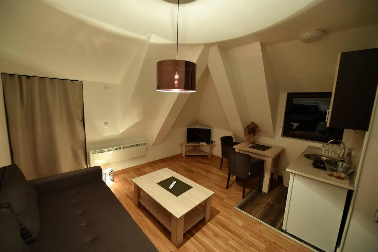 Dvori Apartments
