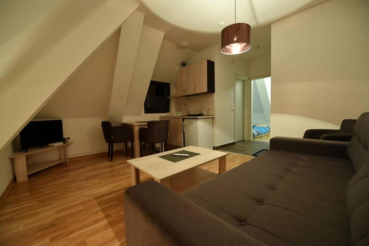 Dvori Apartments