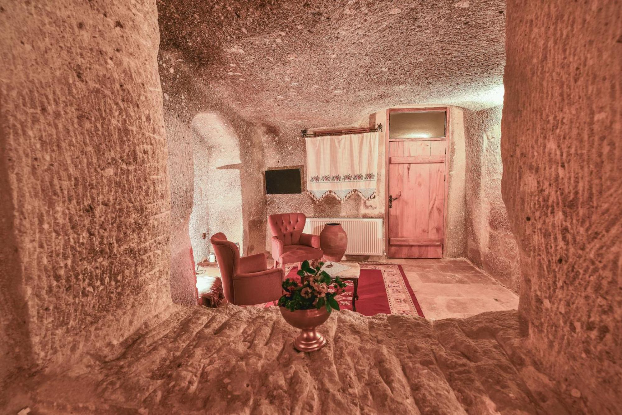 Mosaic Cave Hotel - Image 18