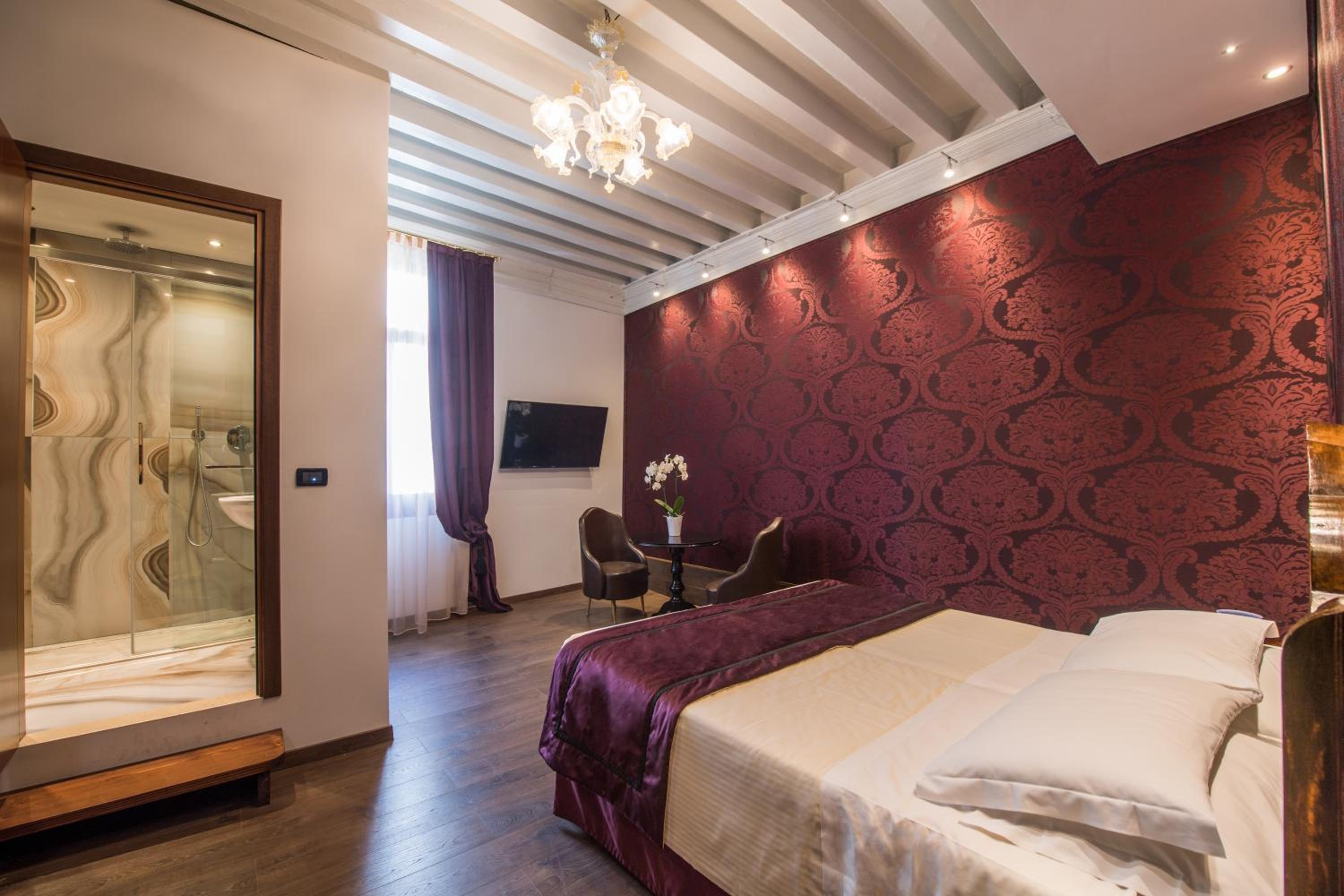 Locanda Leon Bianco on the Grand Canal