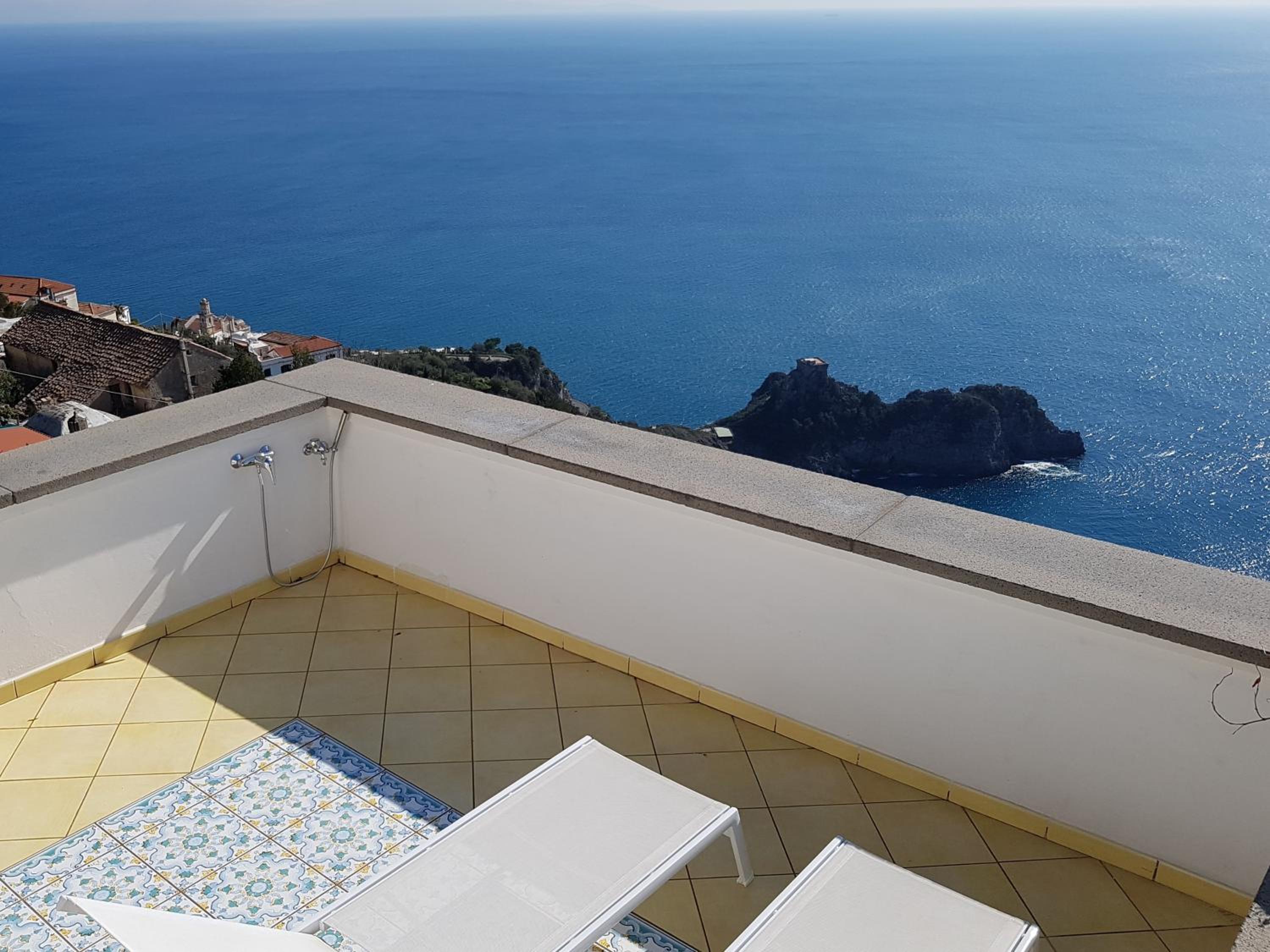 Hotel Smeraldo Holiday House - Image 1