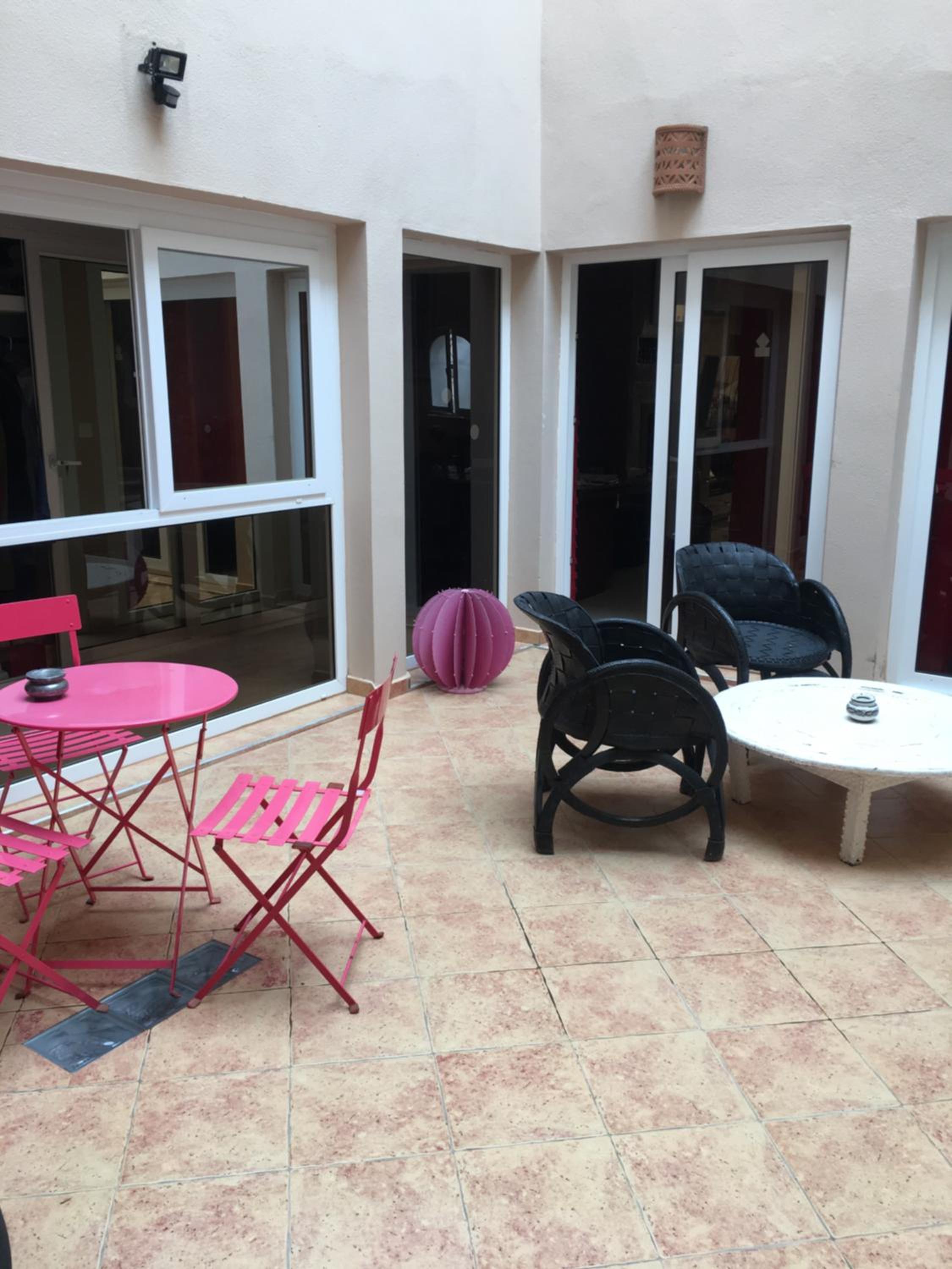 Europa mirlef t aventur Guest House