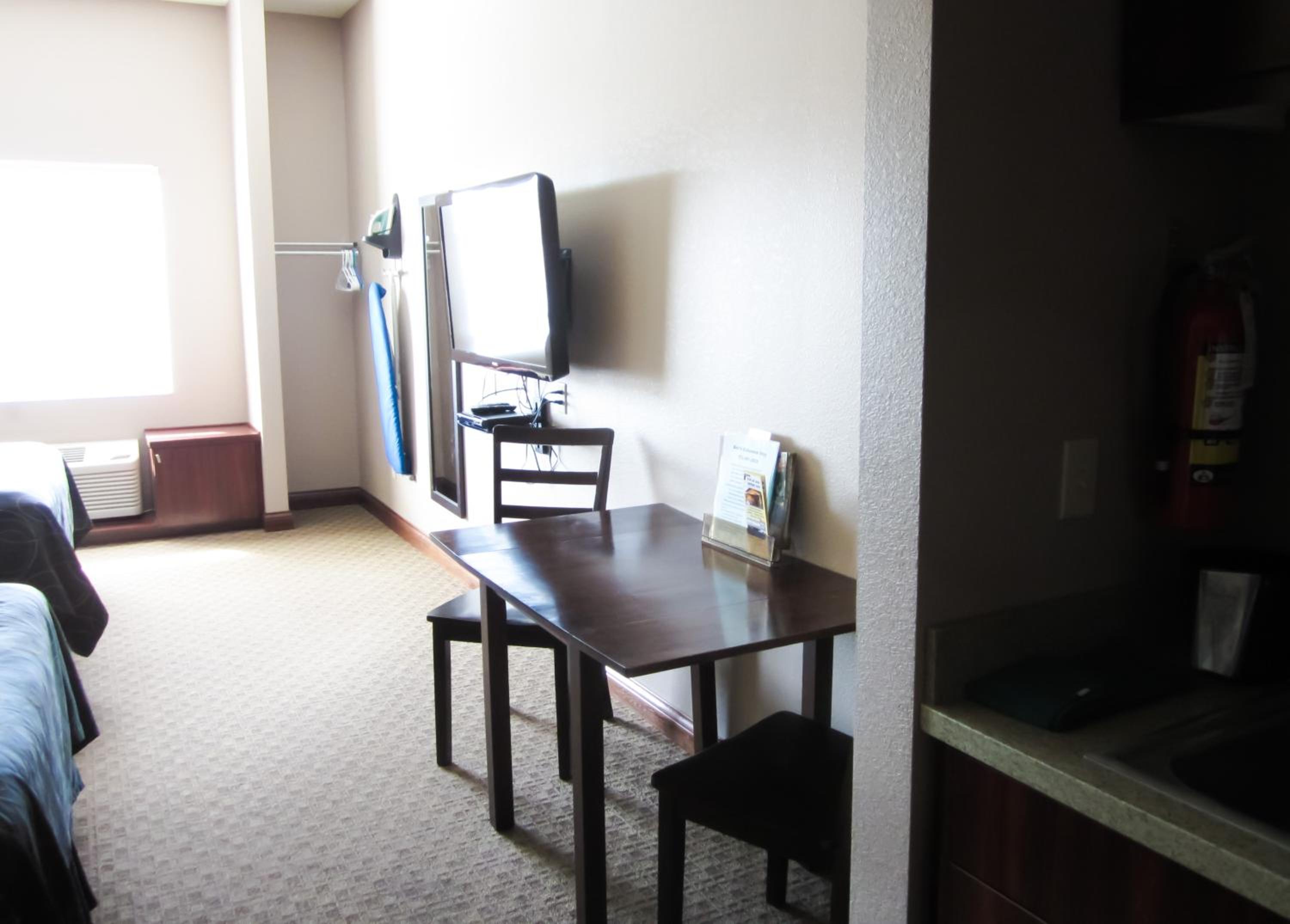 Bell's Extended Stay and Suites view 3