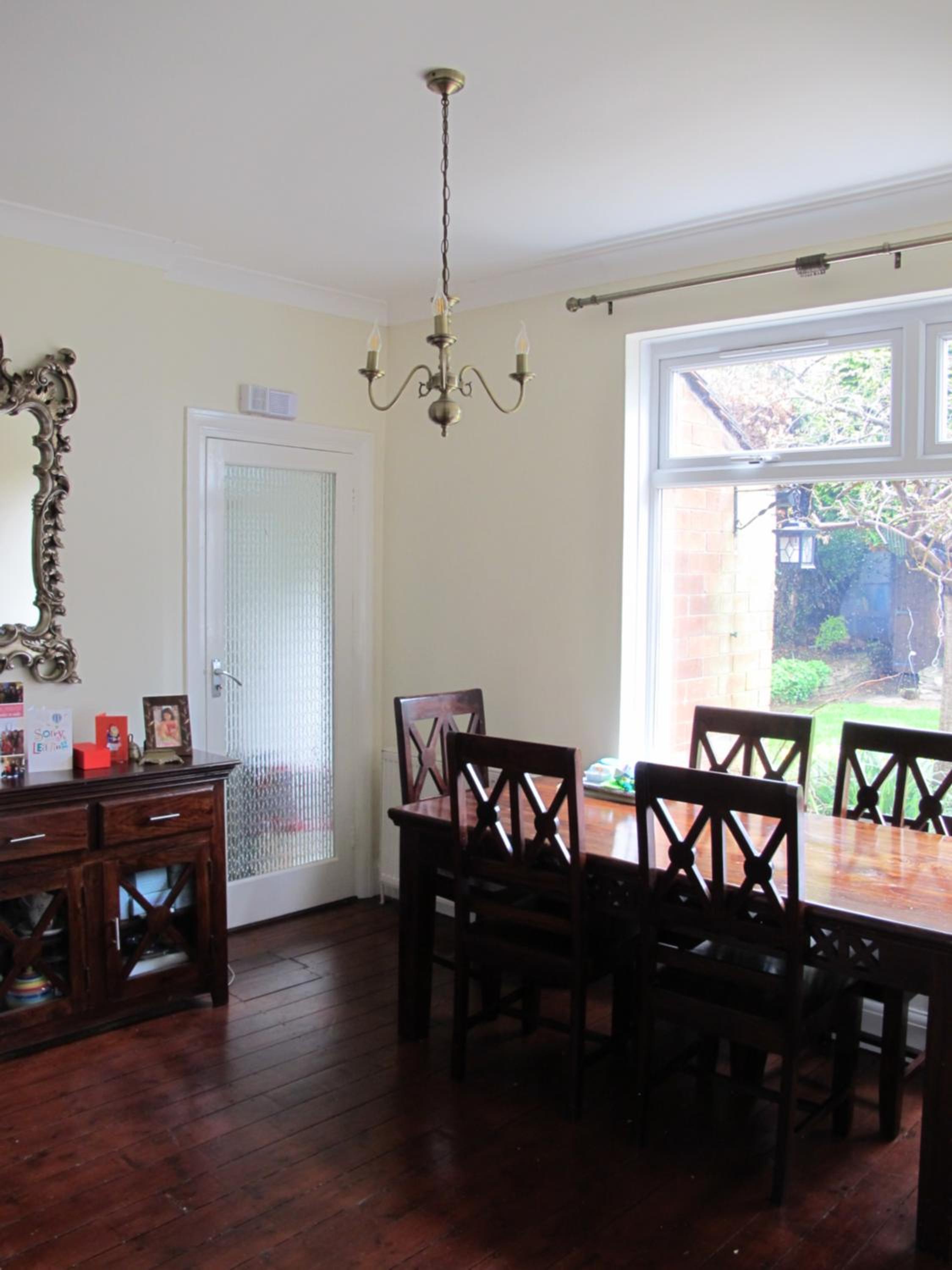 Westmorland - 4 Bedroom House - FREE Parking for up to 7 Cars - Walking distance to QMC and University - Ideal for Contractors and Large Groups