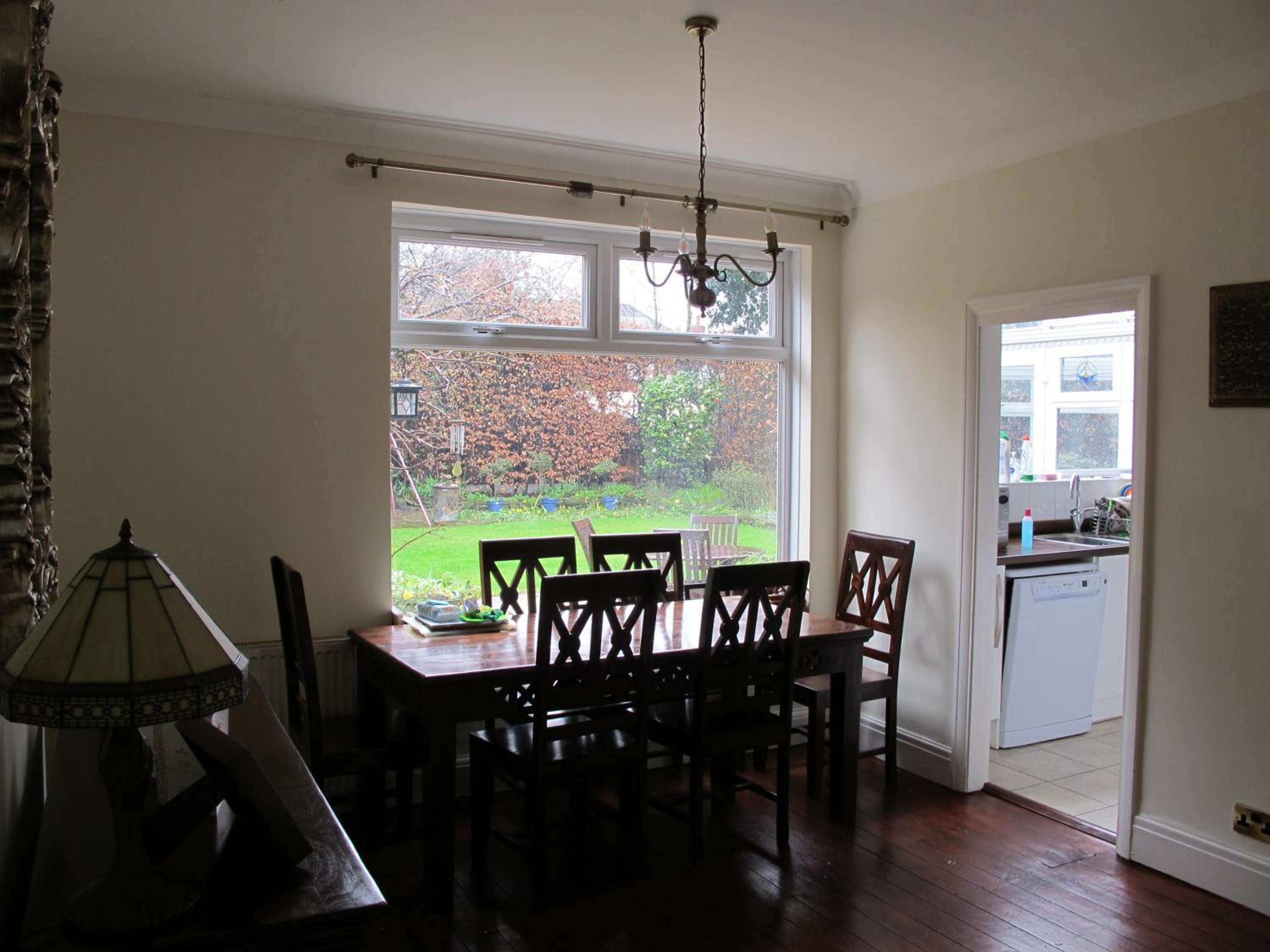 Westmorland - 4 Bedroom House - FREE Parking for up to 7 Cars - Walking distance to QMC and University - Ideal for Contractors and Large Groups