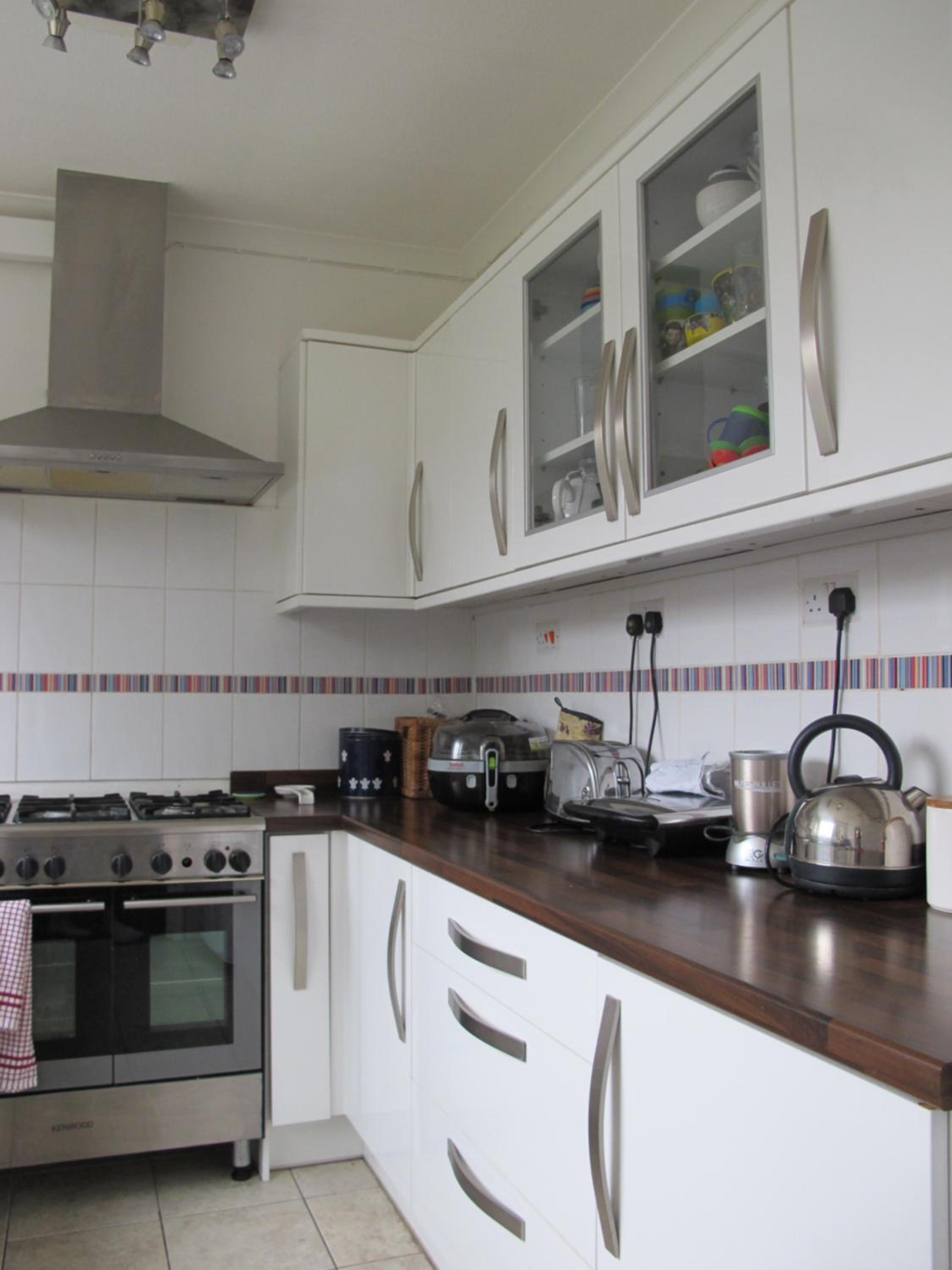 Westmorland - 4 Bedroom House - FREE Parking for up to 7 Cars - Walking distance to QMC and University - Ideal for Contractors and Large Groups