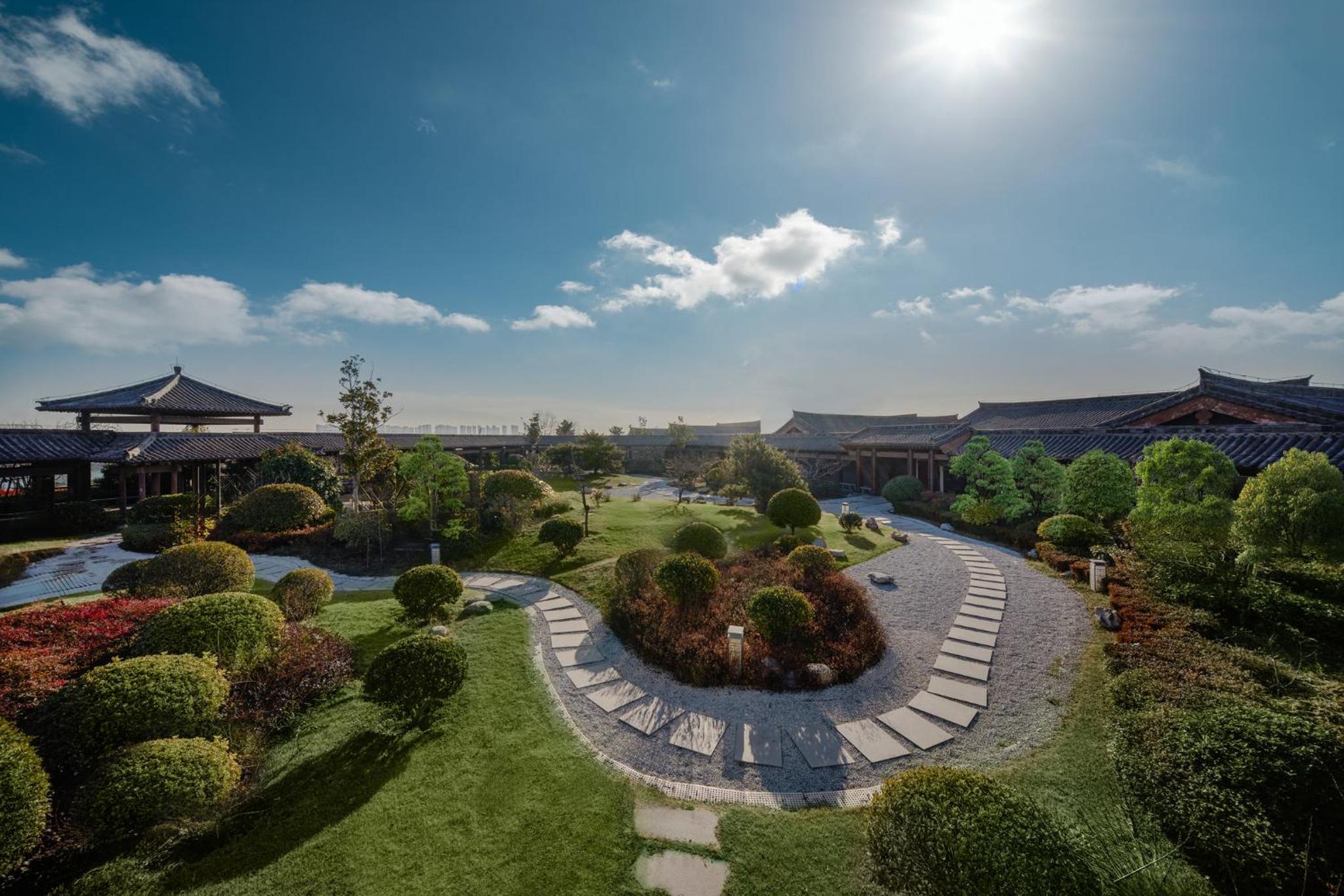 voco Zhengzhou Garden Expo by IHG