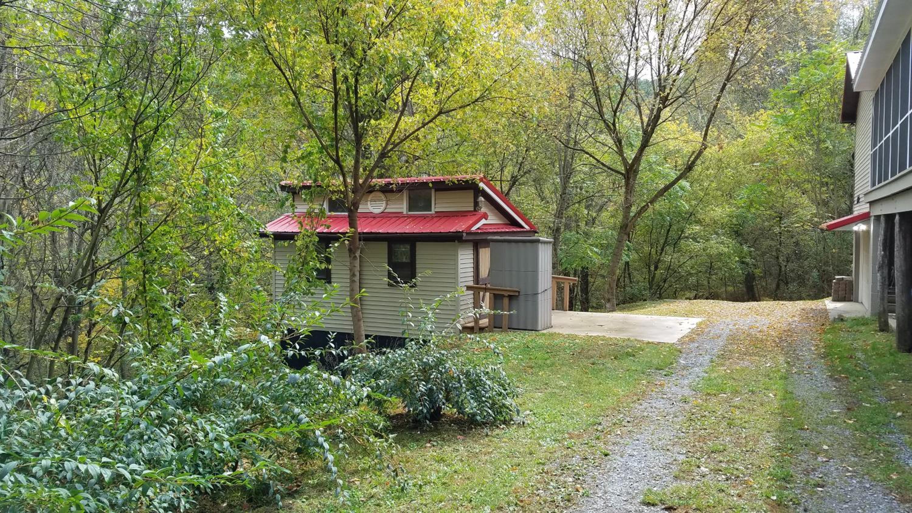 Hotel Red Roof - Image 1