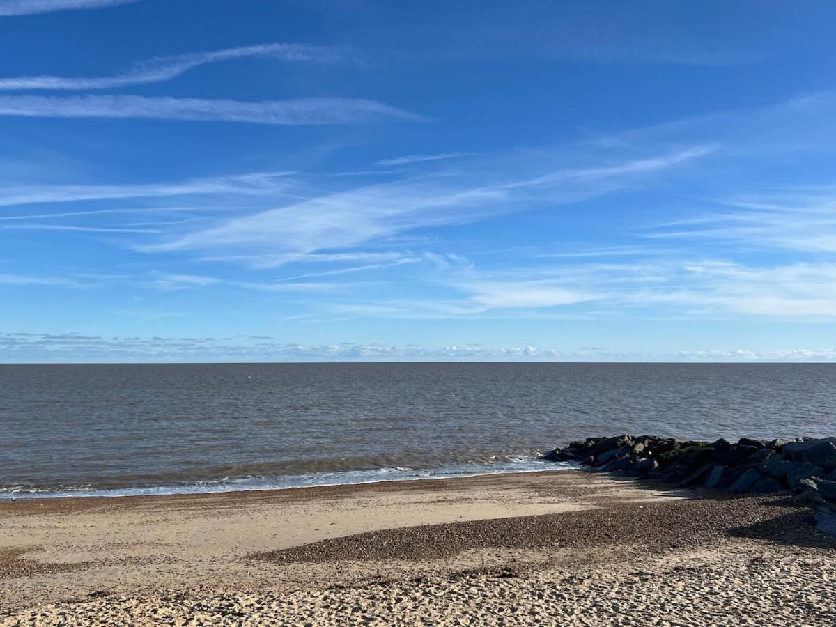 Stunning 3 bedroom flat for 5 people overlooking the sea 2A