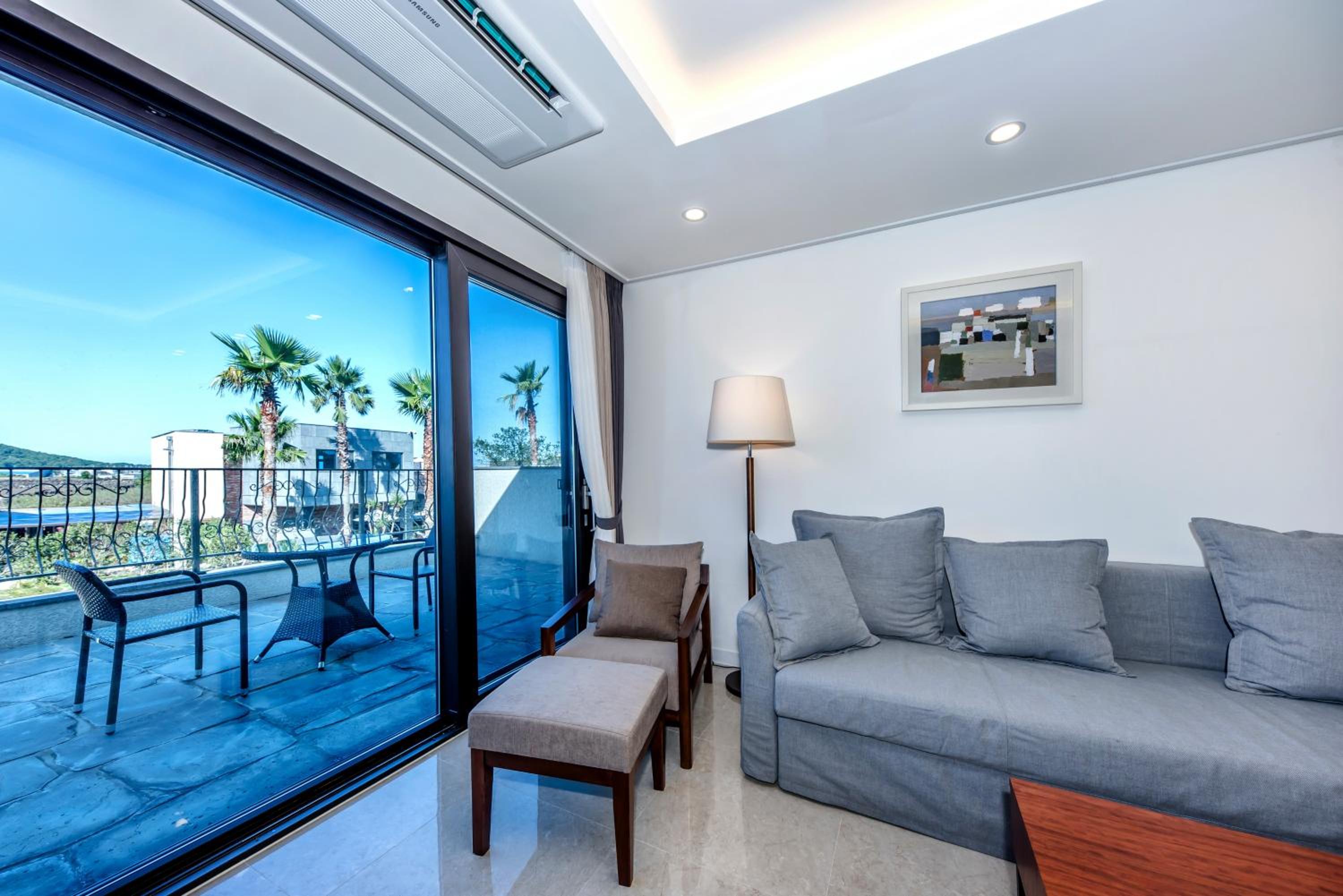 Jeju Vacations - Arts SpaPoolvilla - Property Image 3