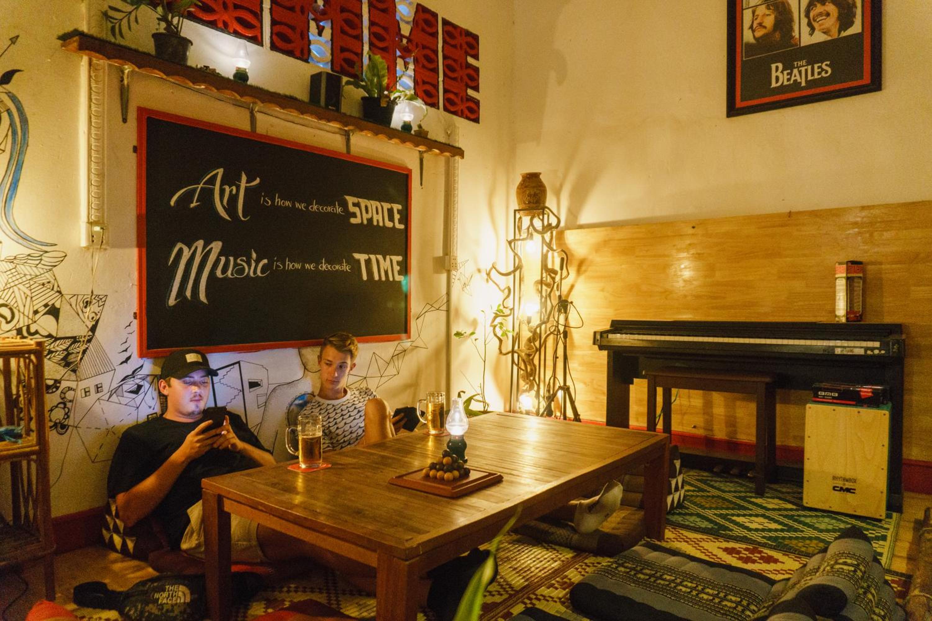 Pomme Hostel Restaurant & Bar - Private Sleeping Cabins view 4