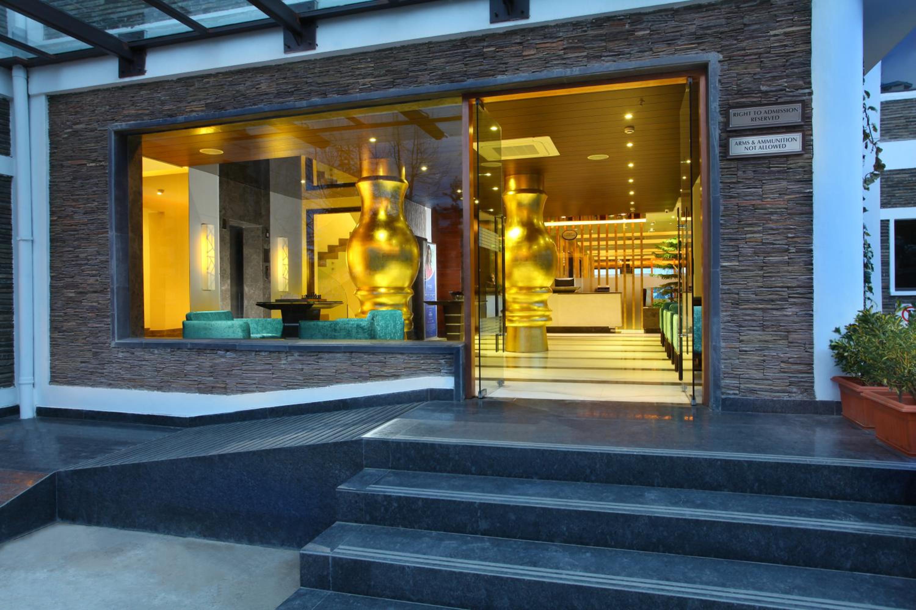 Marigold Sarovar Portico Shimla with Heated pool and AC Rooms-A Resort cottage and SPA Marigold Sarovar Portico Shimla with Heated pool and AC Rooms-A Resort cottage and SPA