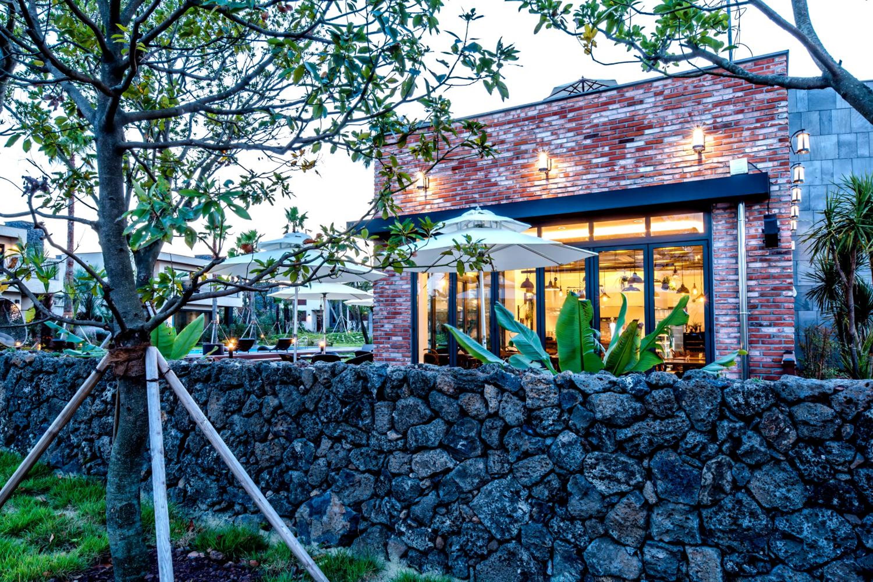 Jeju Vacations - Arts SpaPoolvilla - Property Image 1