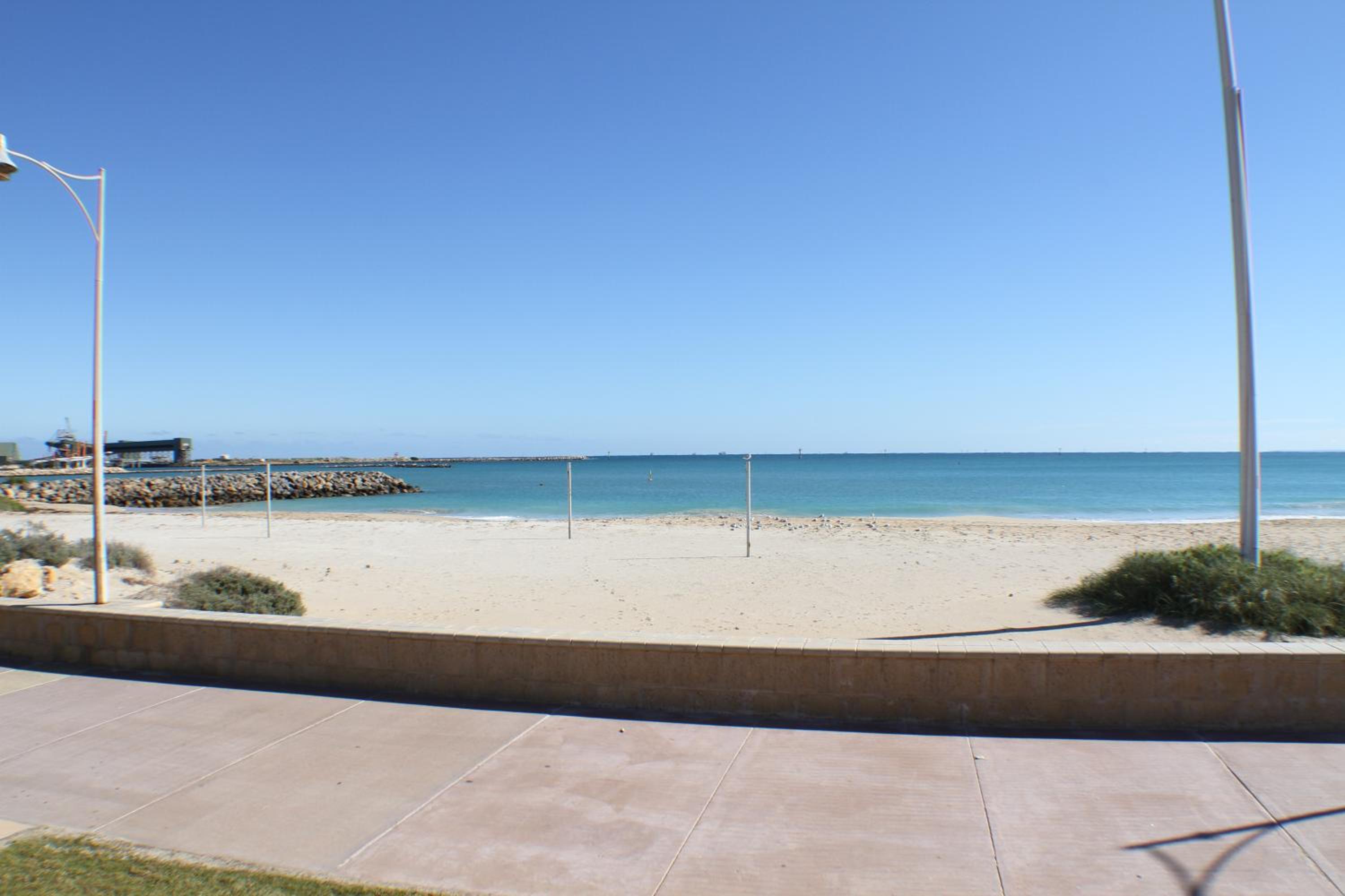 Fully Airconditioned Geraldton Holiday Unit with free Streaming view 3