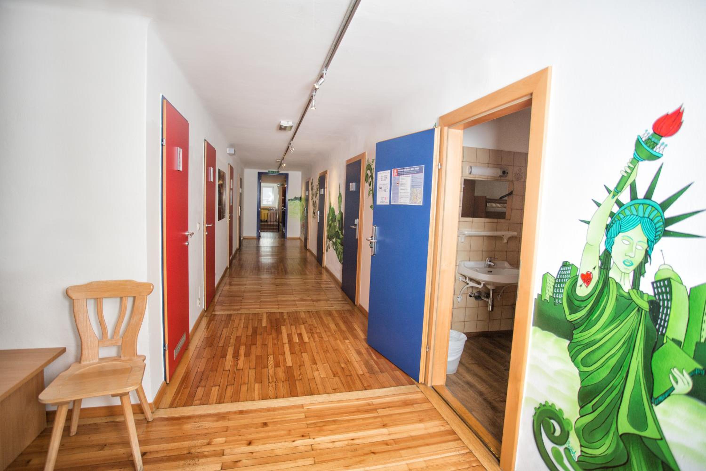 YoHo - International Youth Hostel