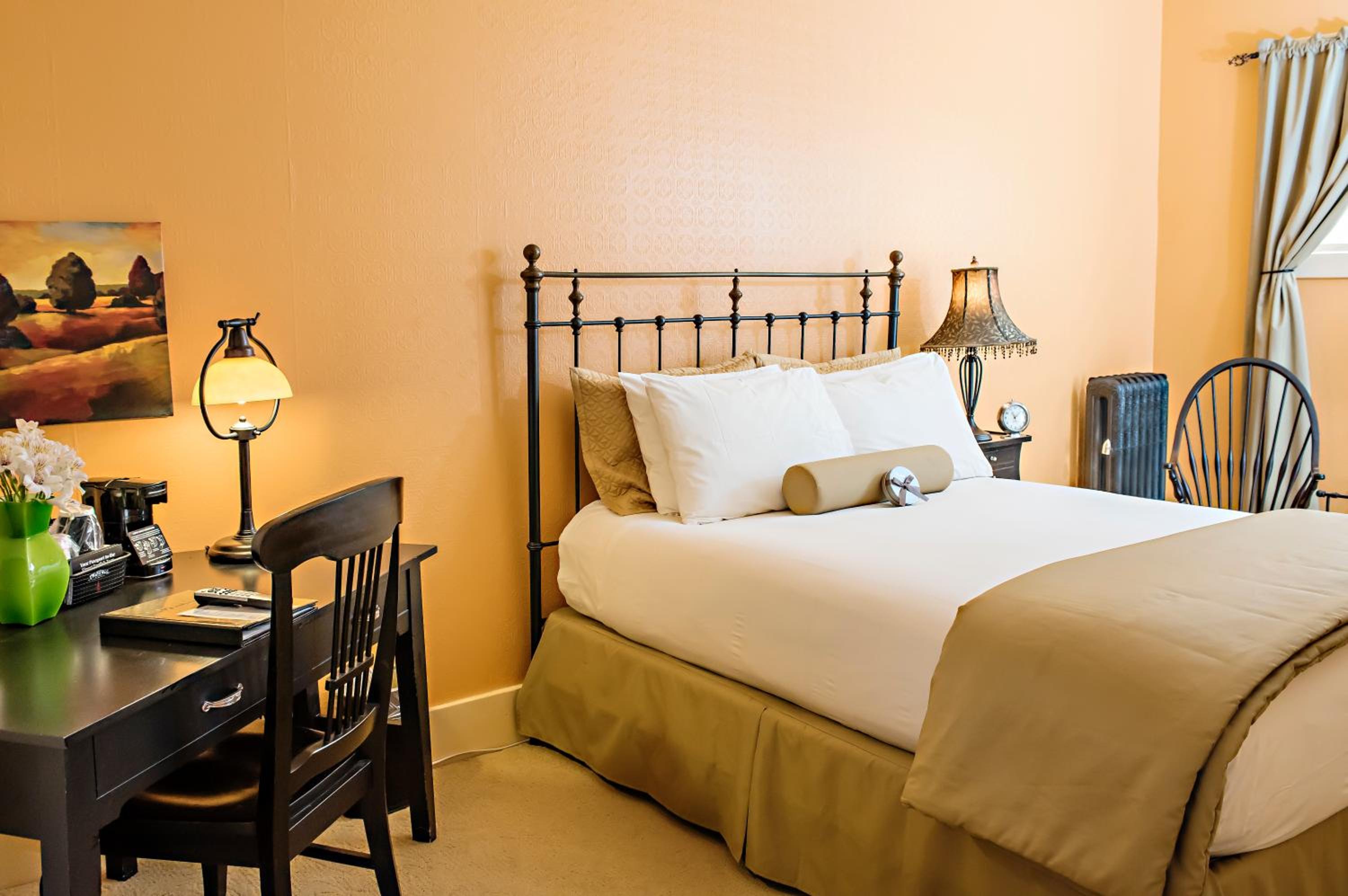 Cody Vacations - Chamberlin Inn - Property Image 6