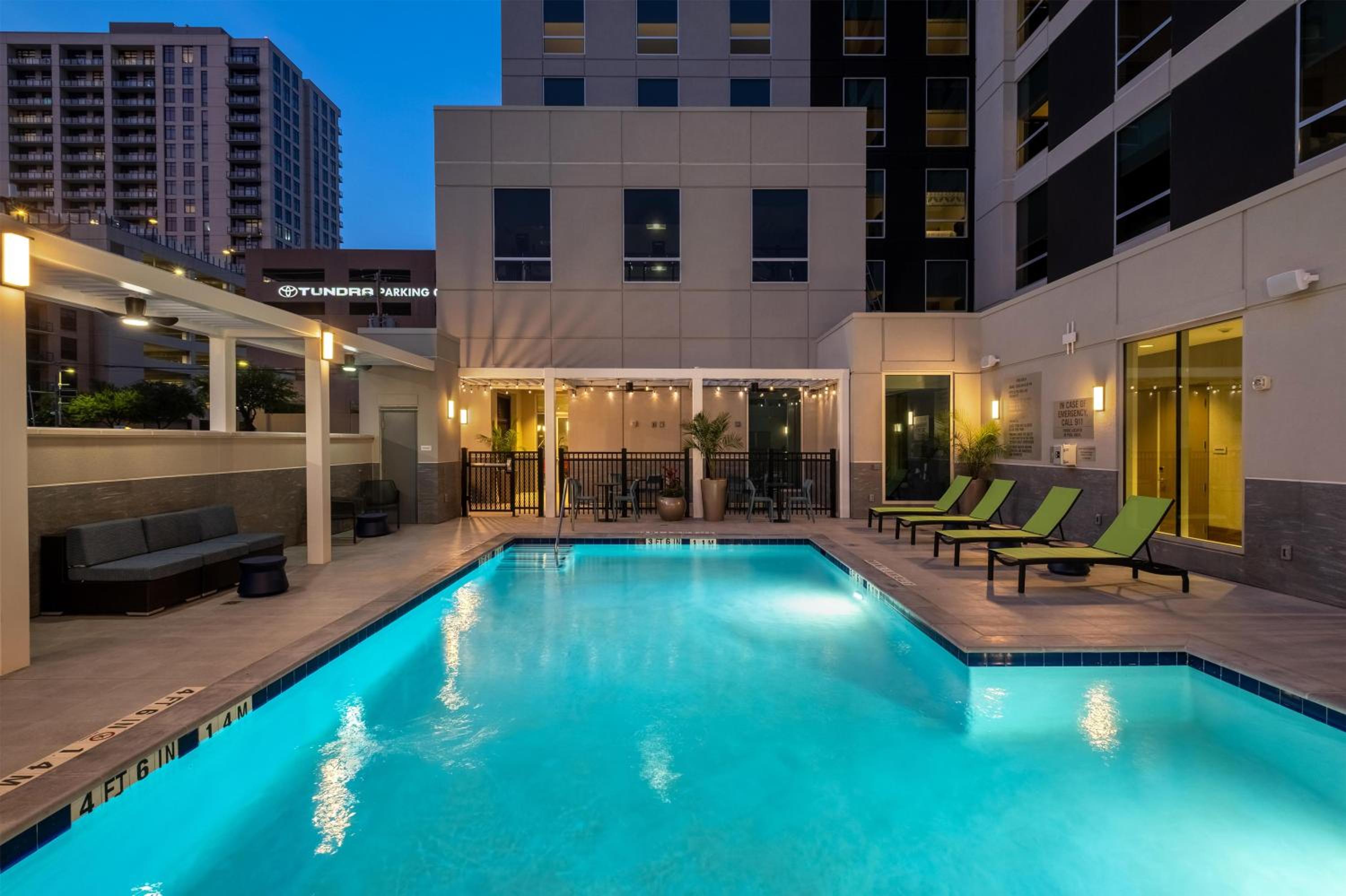 Home2 Suites By Hilton Houston Downtown Convention Center