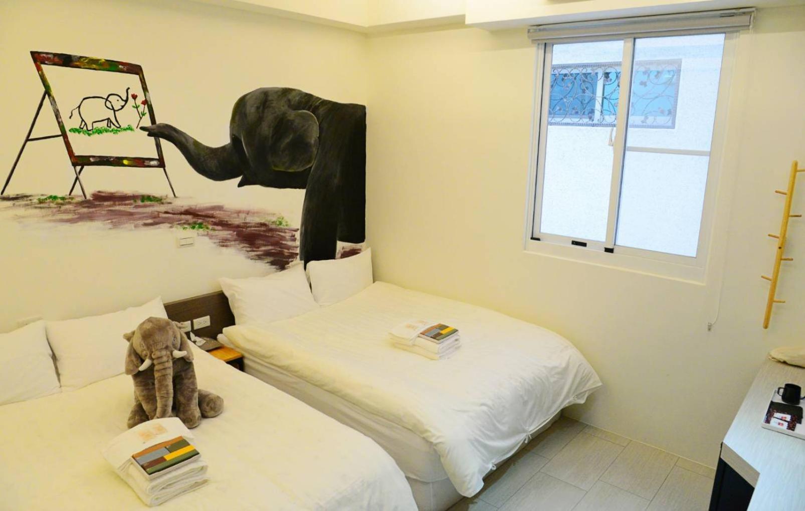 Tiin Tinn - Rivershore B&B