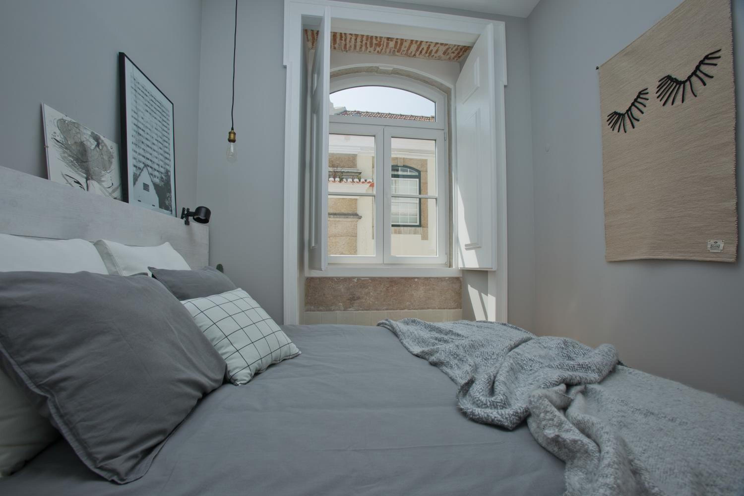 Update Urban Chic Flat in 19th Century Building 2 Bedrooms & 2 Bathrooms & AC Central Alfama District view 2