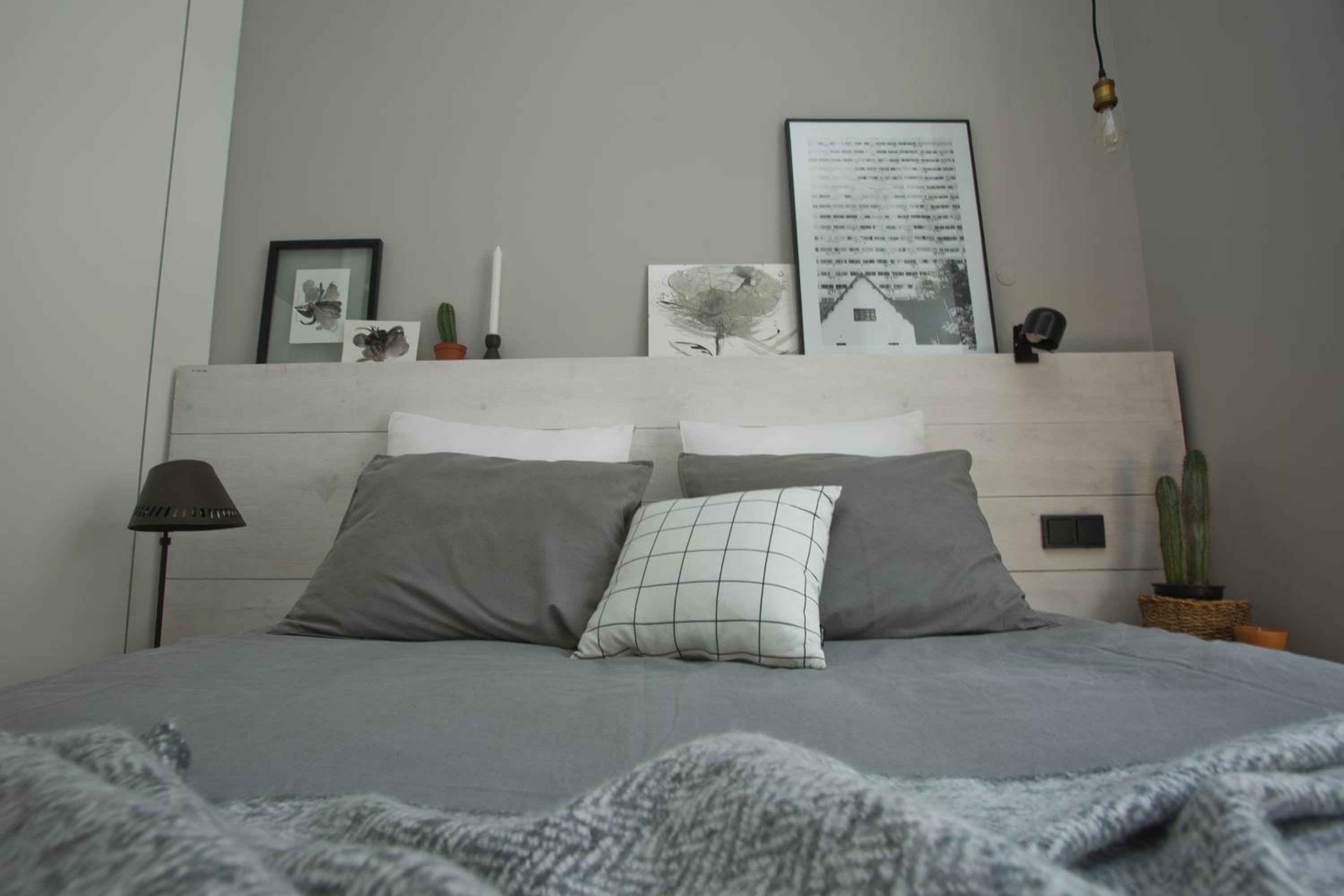Update Urban Chic Flat in 19th Century Building 2 Bedrooms & 2 Bathrooms & AC Central Alfama District view 4