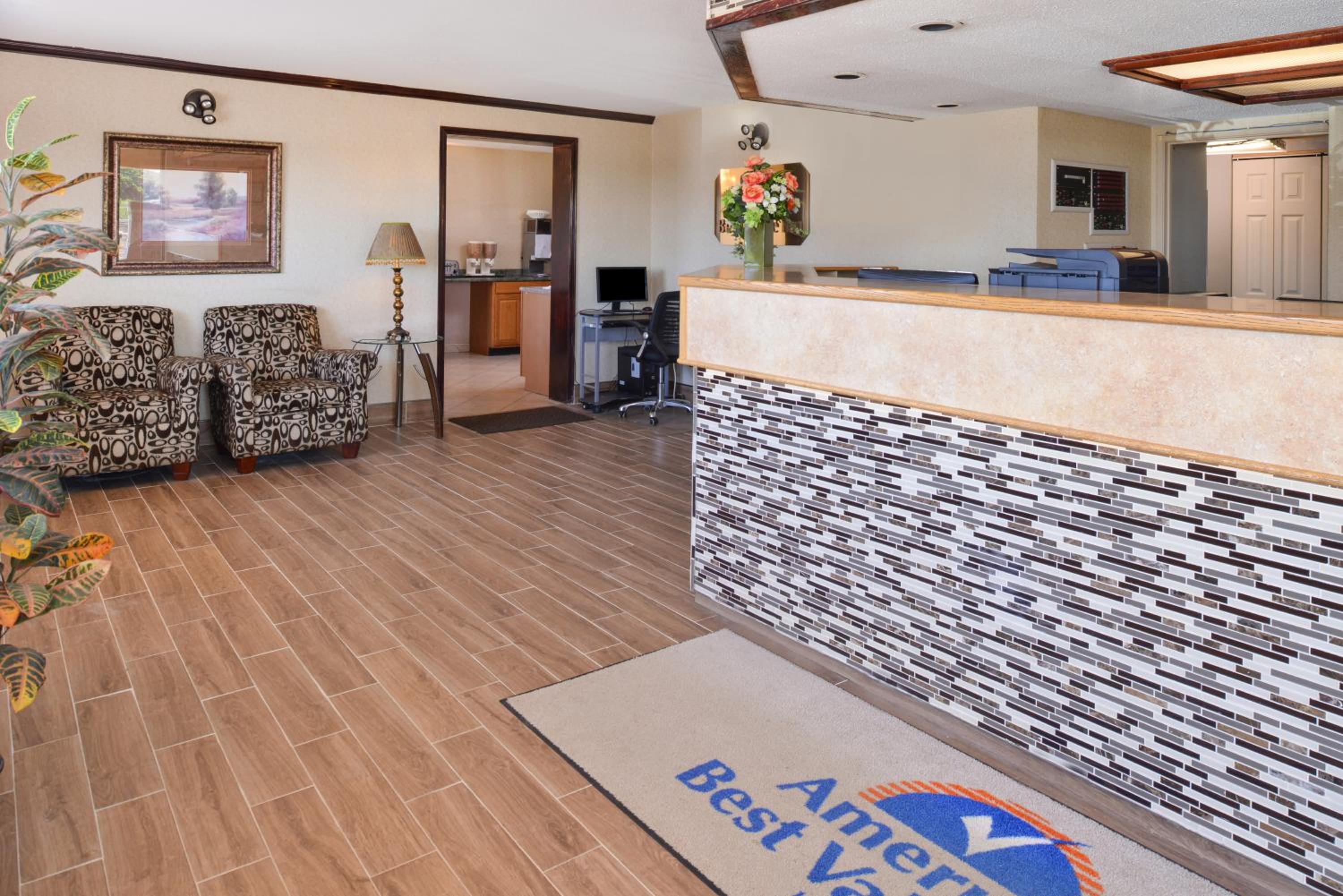 Americas Best Value Inn-Pittsburgh Airport view 5