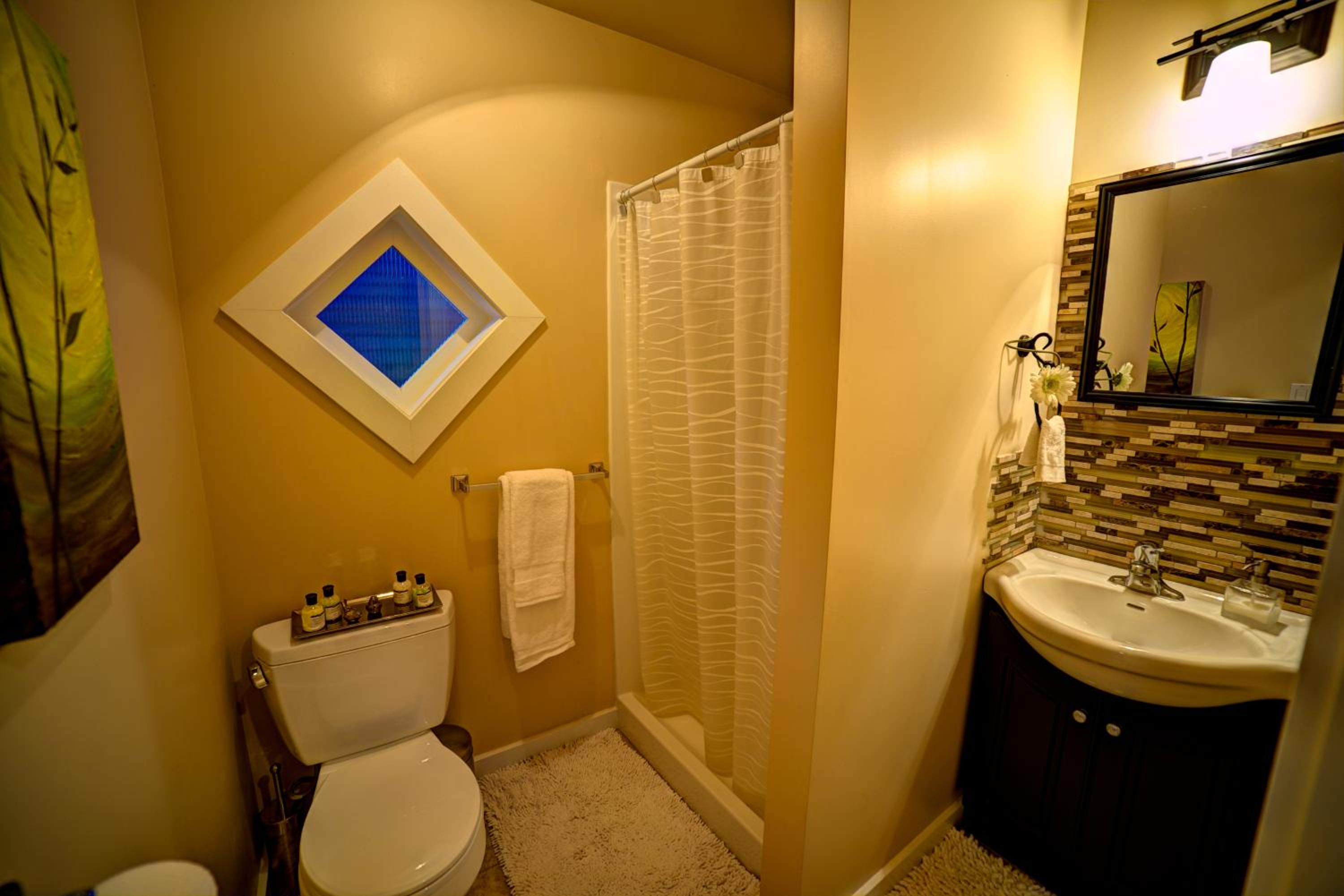 Shawnigan Suite B & B