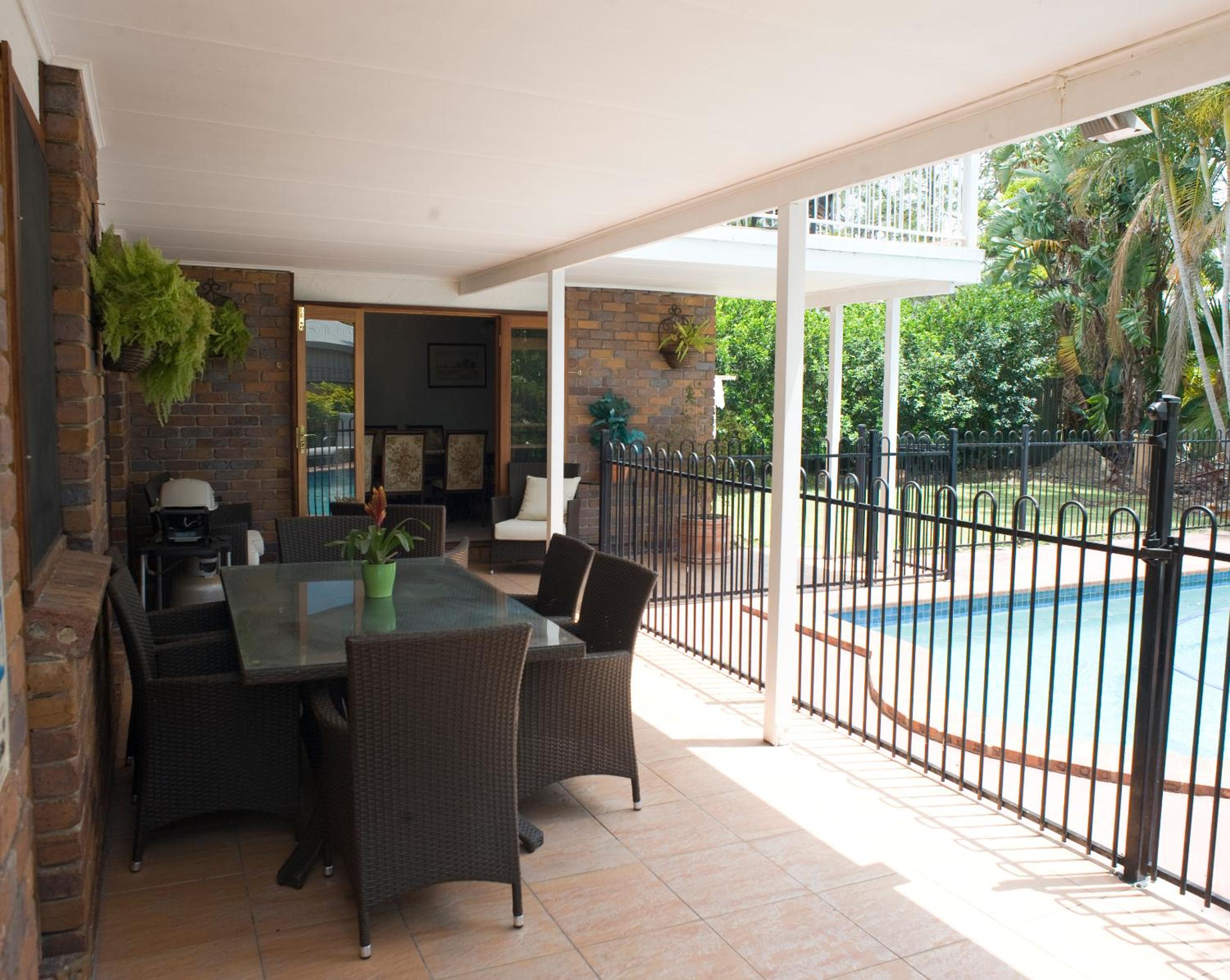 Ainslie Manor Guest House