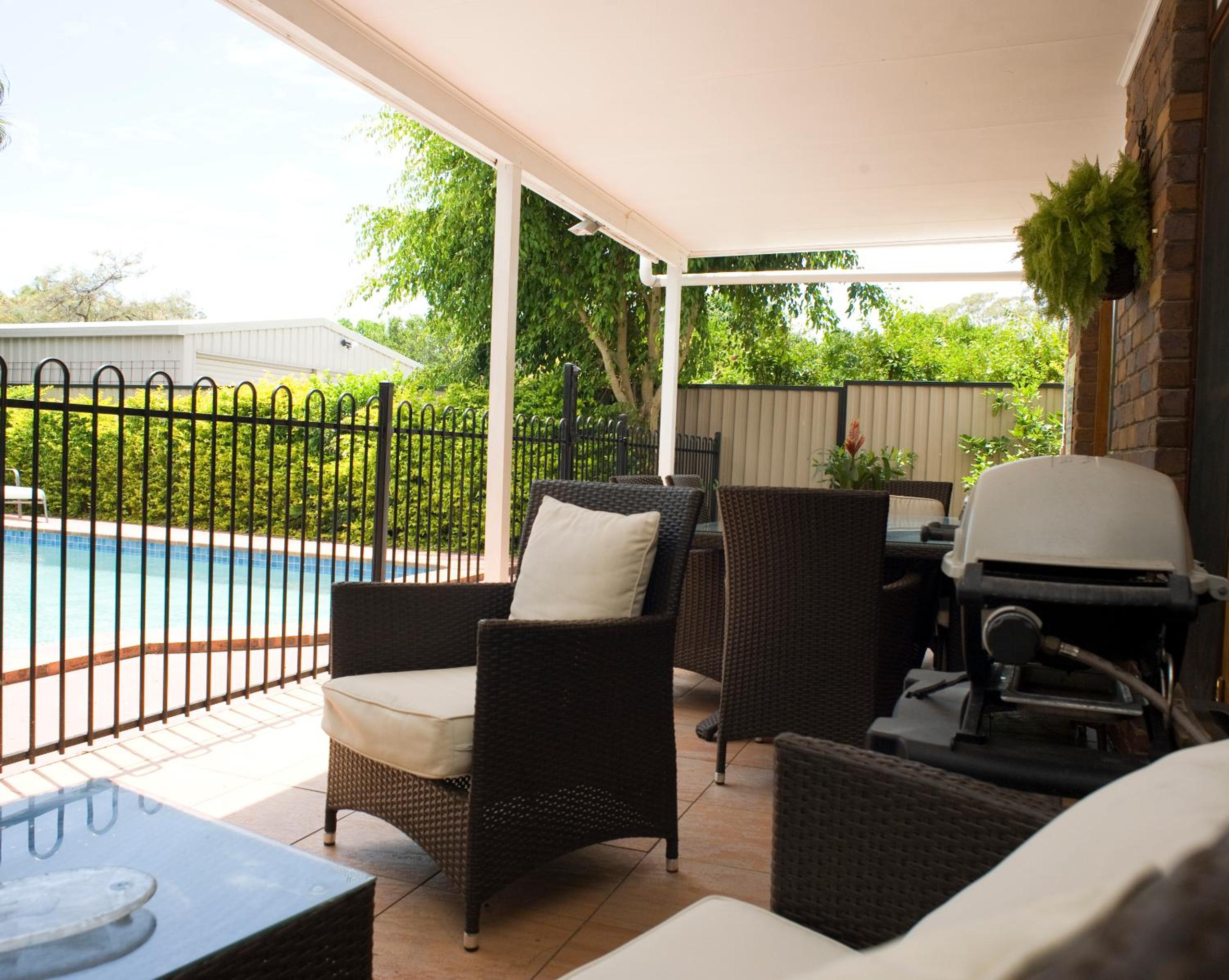 Ainslie Manor Guest House