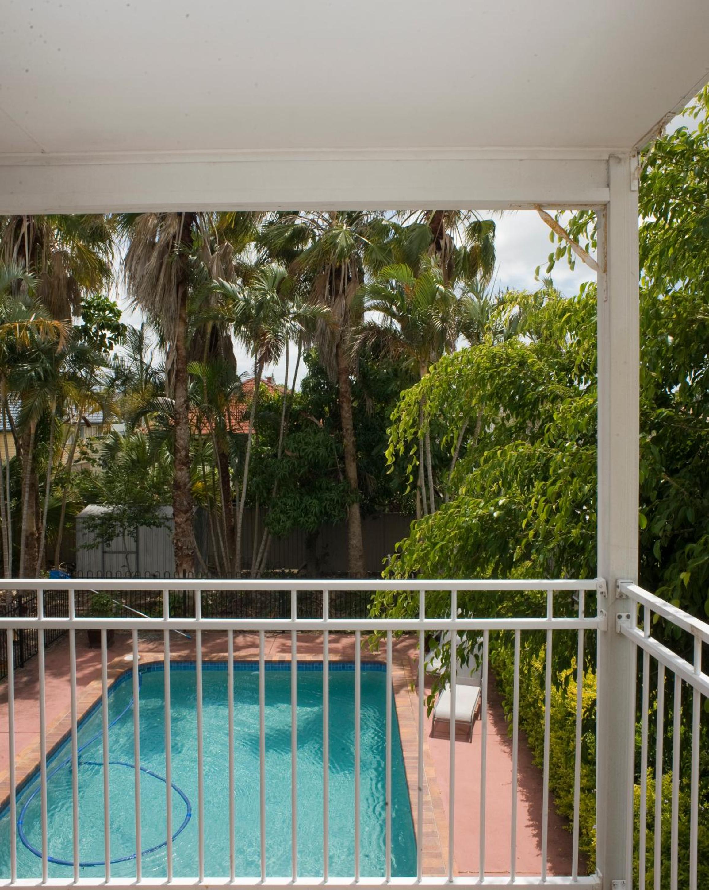 Ainslie Manor Guest House