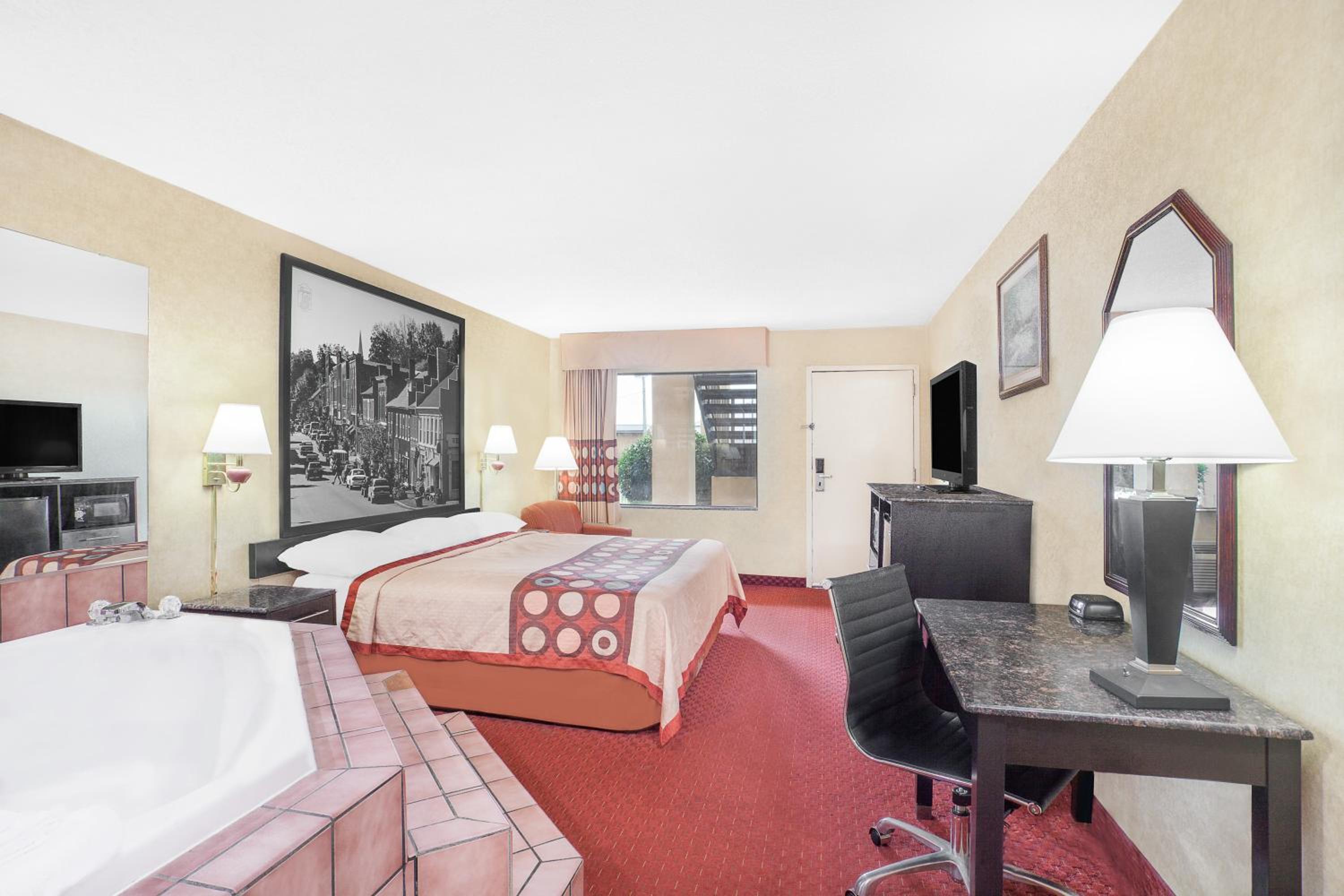 Super 8 by Wyndham Bulls Gap Greeneville Area - Property Image 4