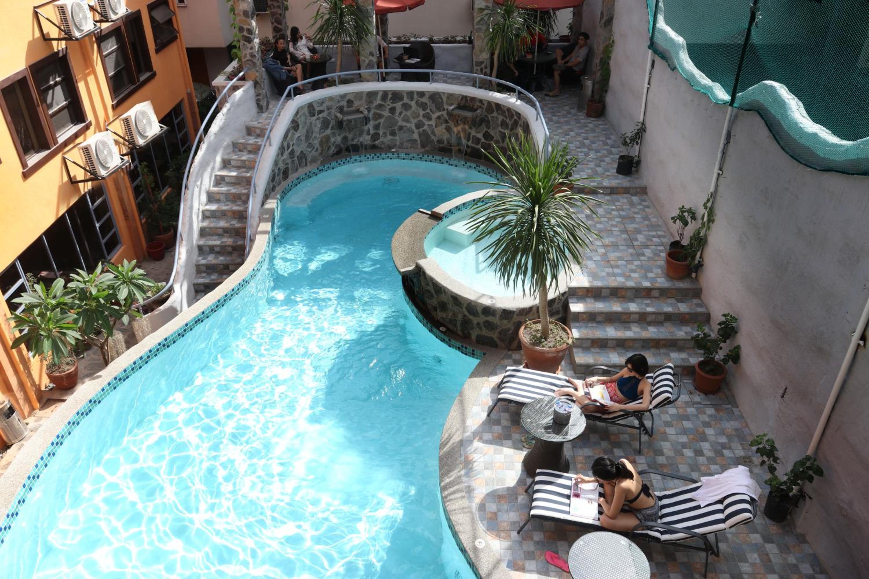 1775 Adriatico Suites