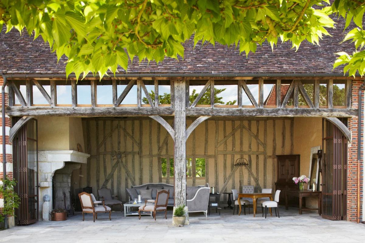 outdoor BBQ area