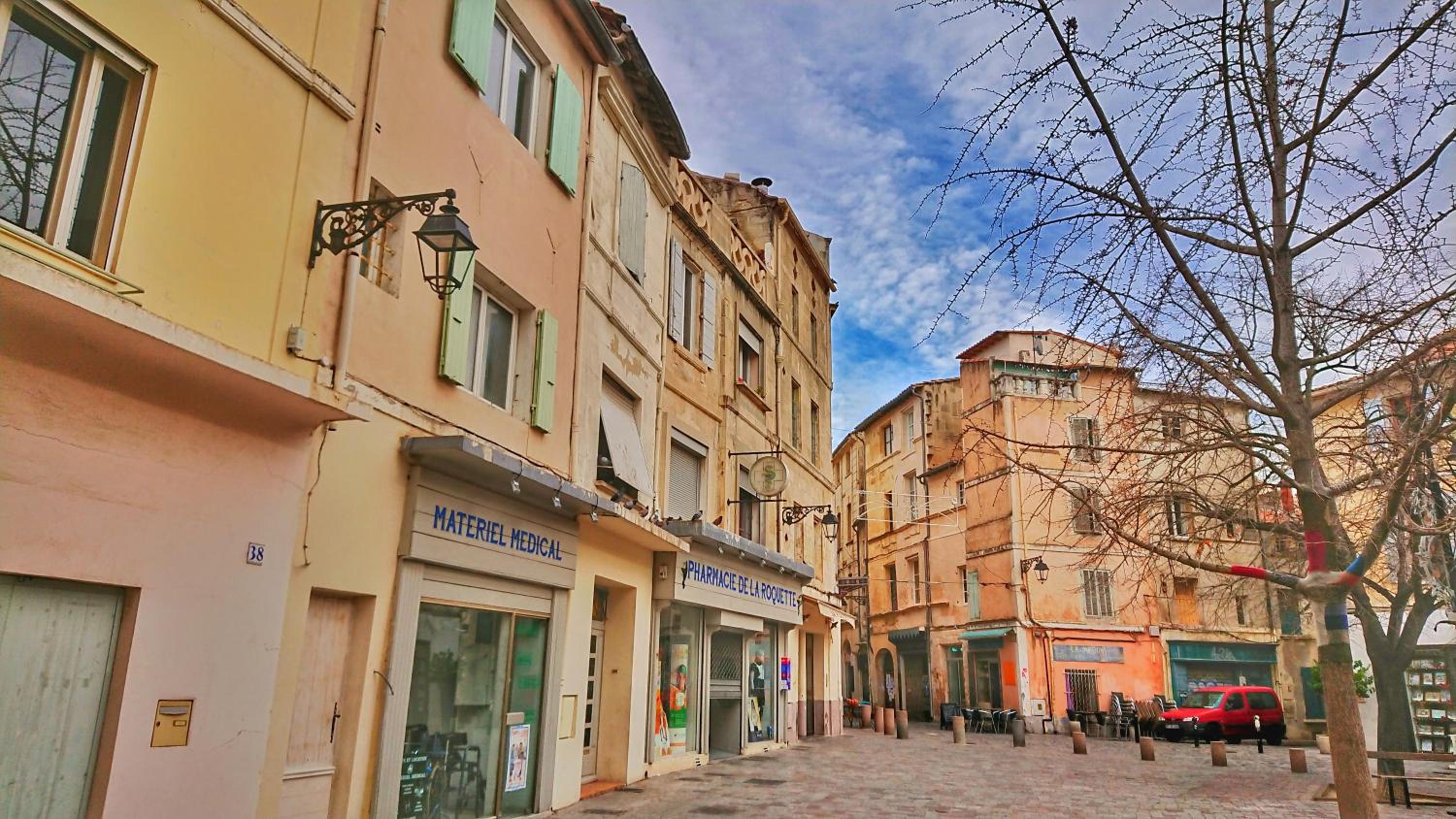 Place de la Roquette, centre historique