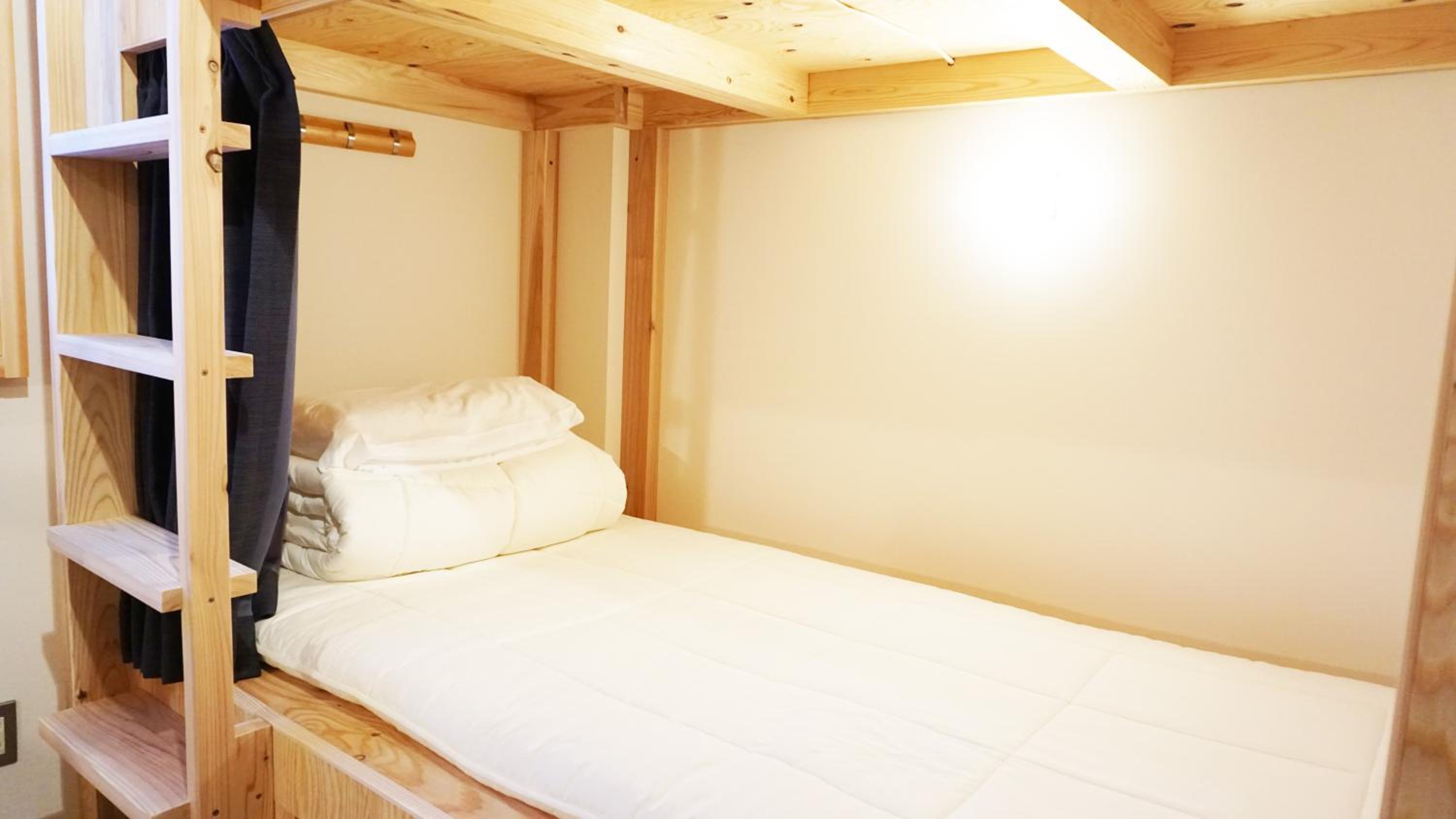 Poly Hostel 2 Namba