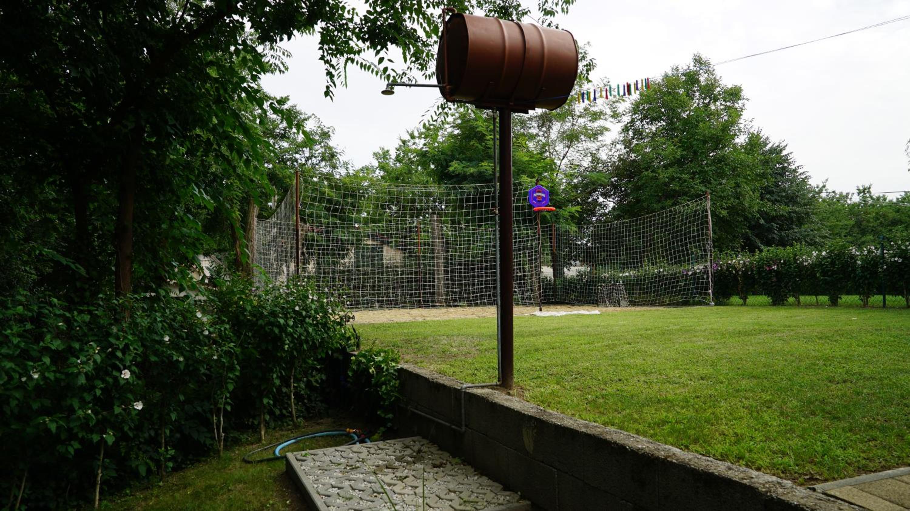 Photo 10