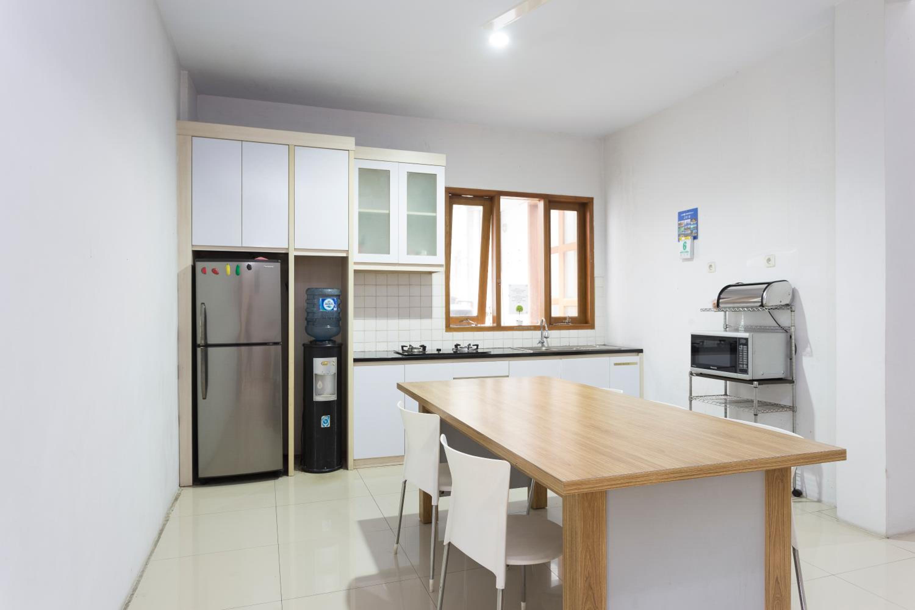 RedDoorz Plus near Cilandak Town Square 2