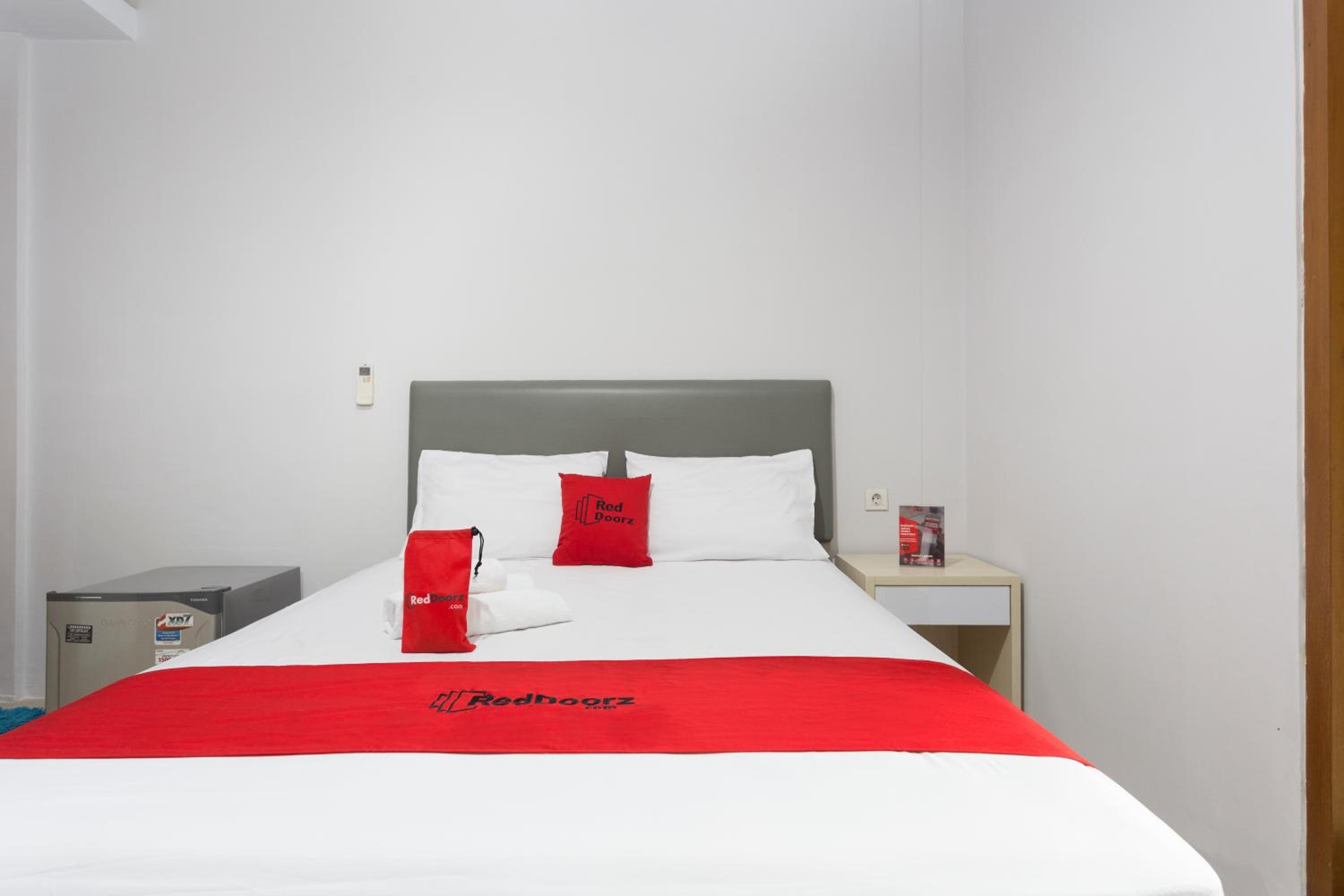 RedDoorz Plus near Cilandak Town Square 2