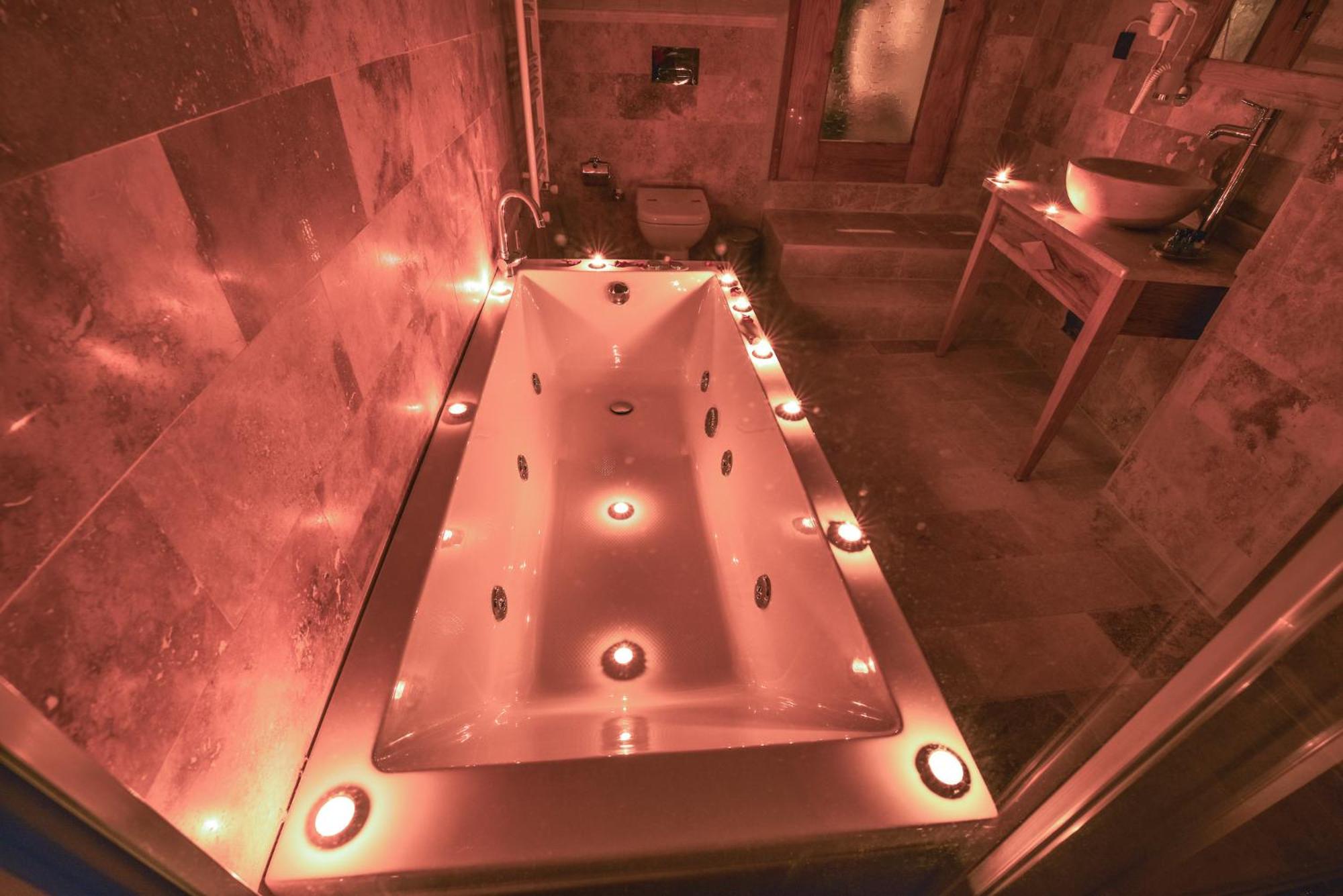 Mosaic Cave Hotel - Image 61