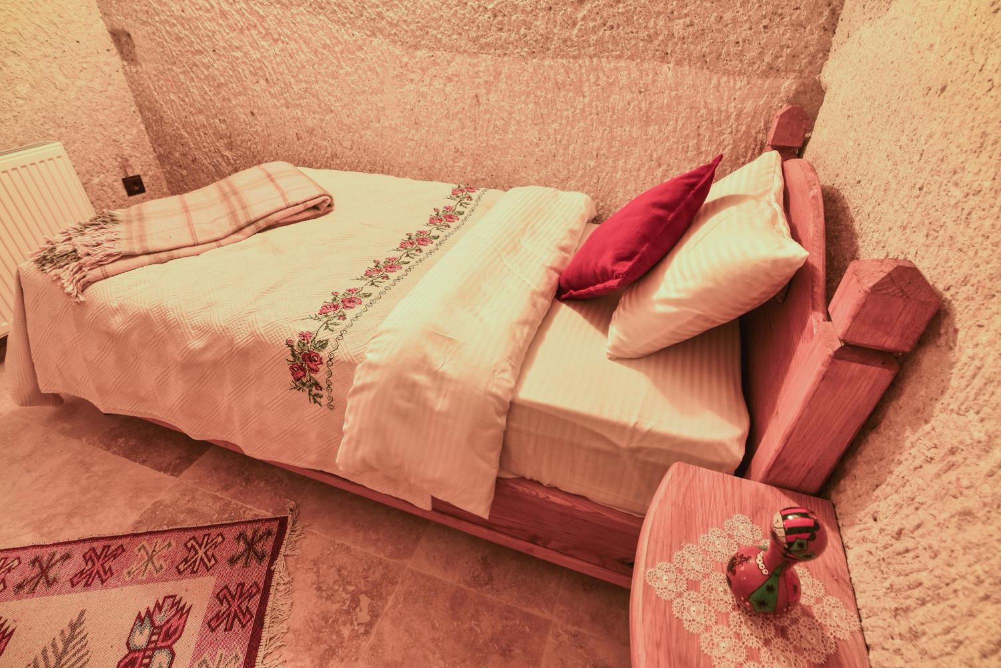 Mosaic Cave Hotel - Image 25