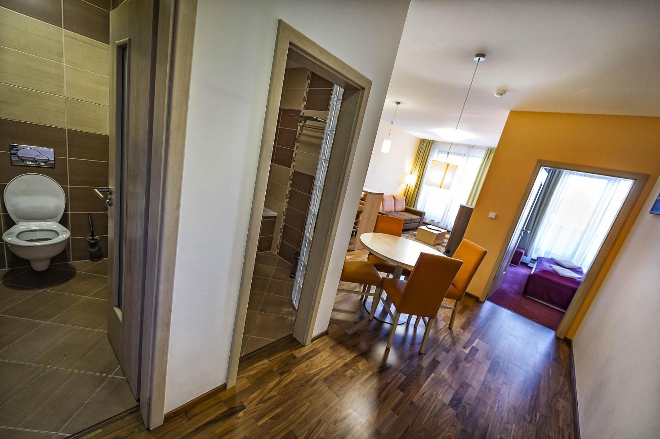 Crocus Apartments 310, 507