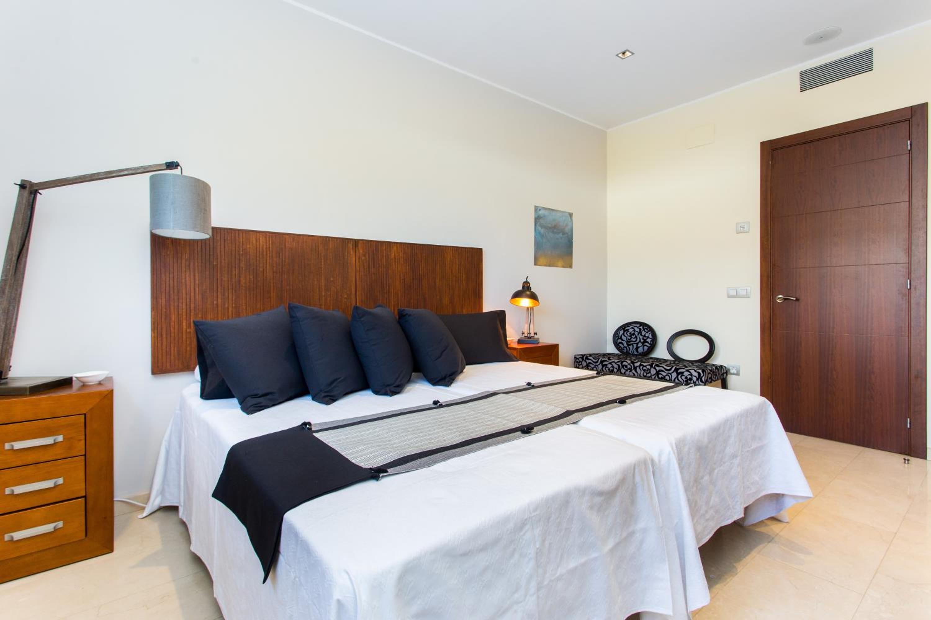Limonium Deluxe Villa with Private Pool, TarracoHomes