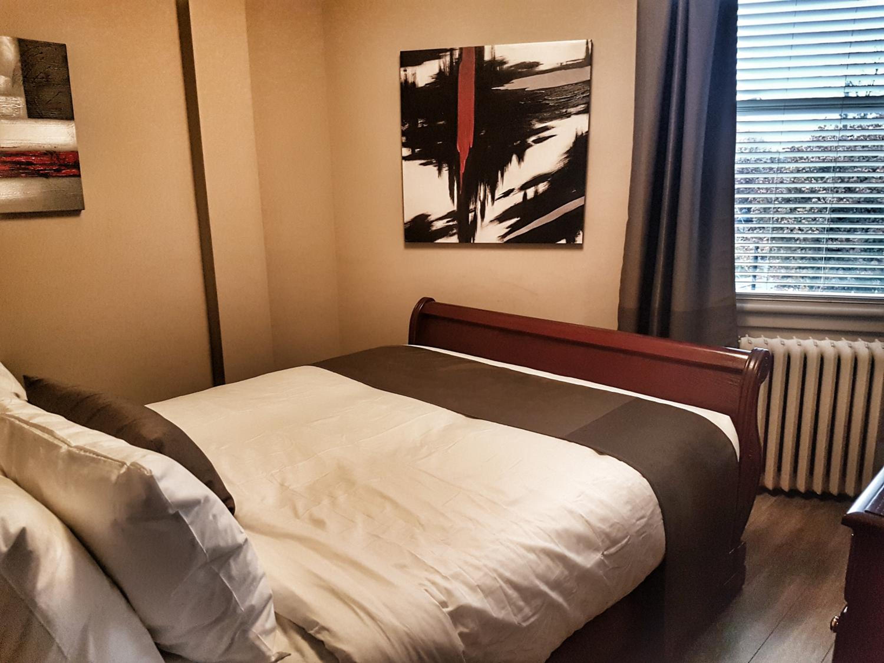 Cozy 2-Bedroom Apartment #25 by Amazing Property Rentals