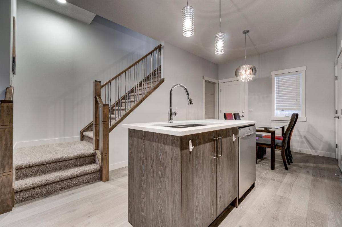 Three-Bedroom House with Walk-in Closet #29 Sunalta Downtown
