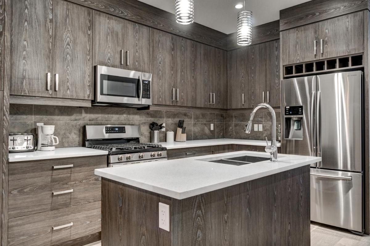 Three-Bedroom House with Walk-in Closet #29 Sunalta Downtown
