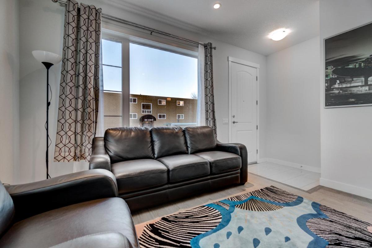 Three-Bedroom House with Walk-in Closet #29 Sunalta Downtown