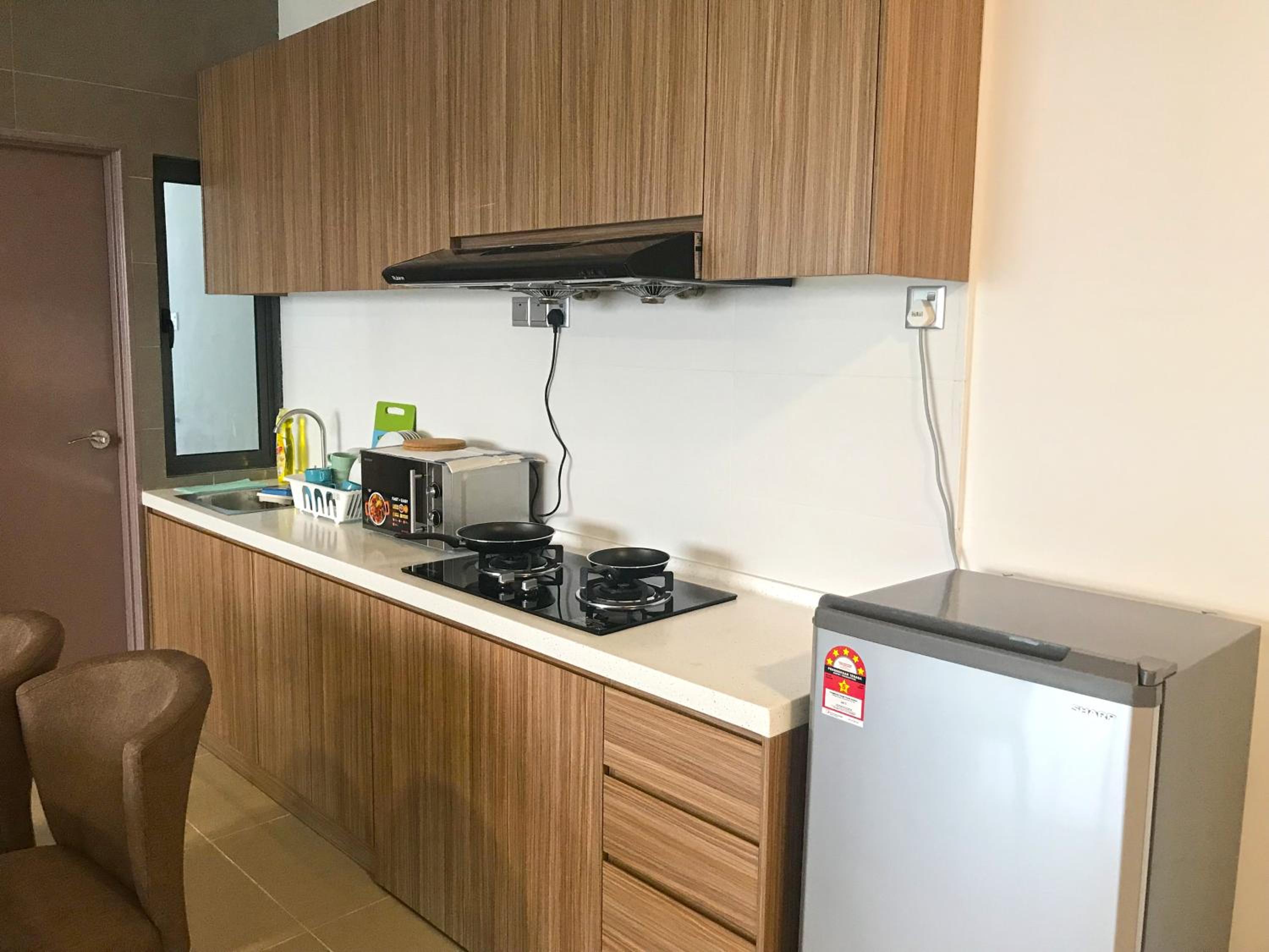 Amerin Mall & Suites